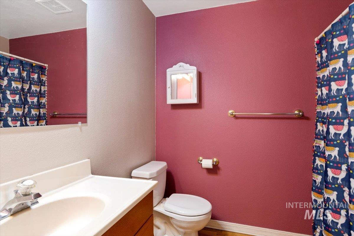 1874 N Heath Ave Property Photo 13