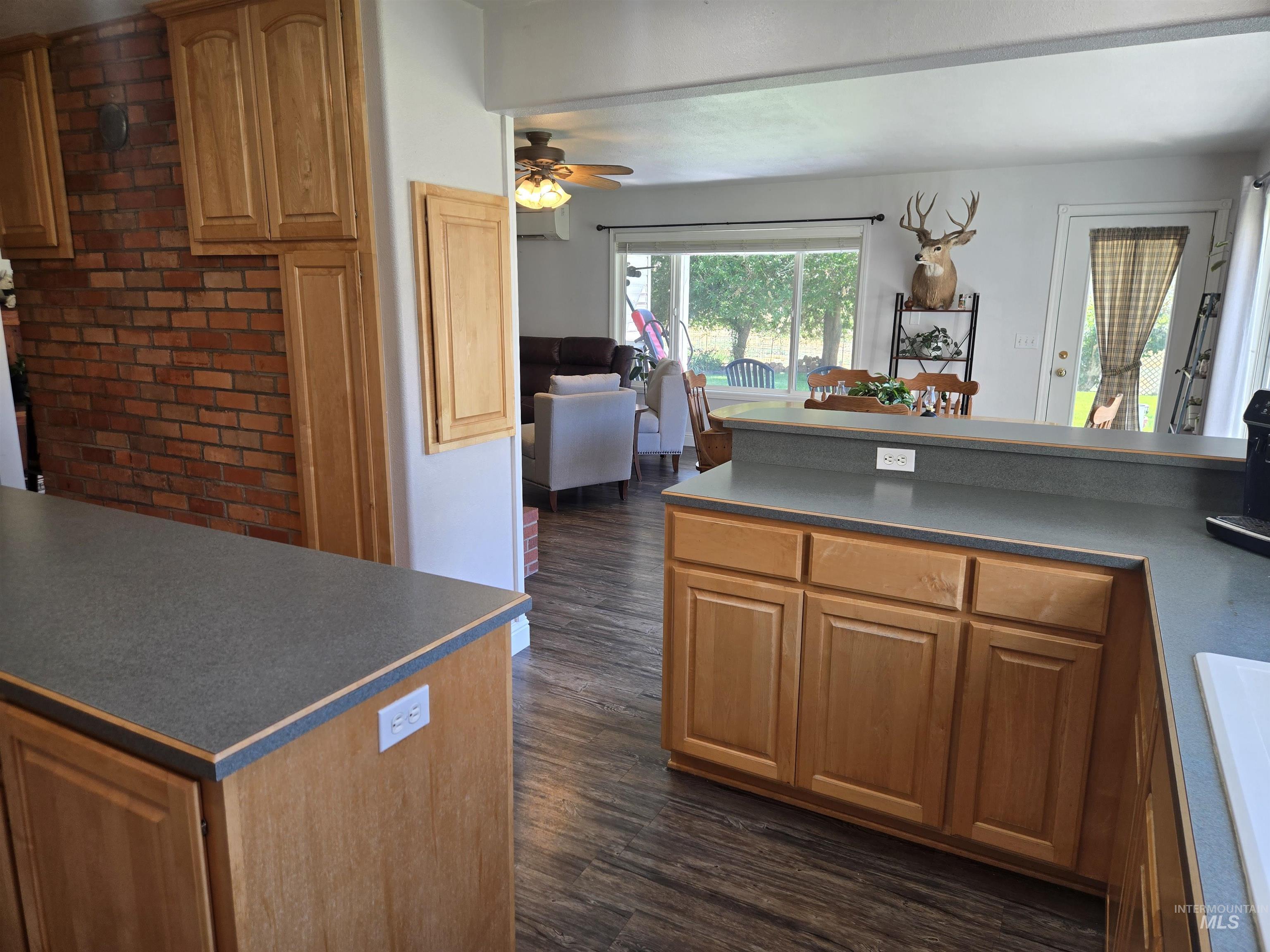 17082 Snake River Road Property Photo 4