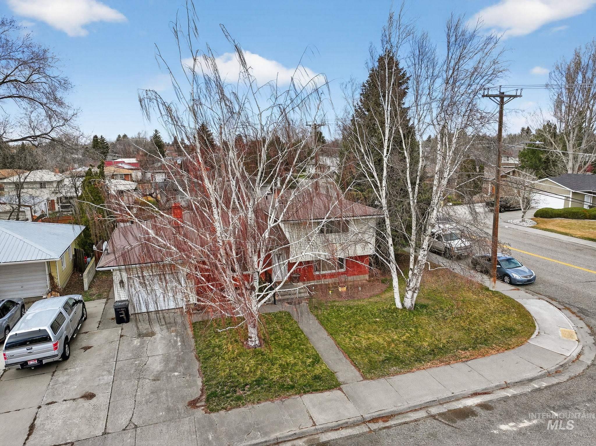 900 Stanger Avenue Property Photo 4