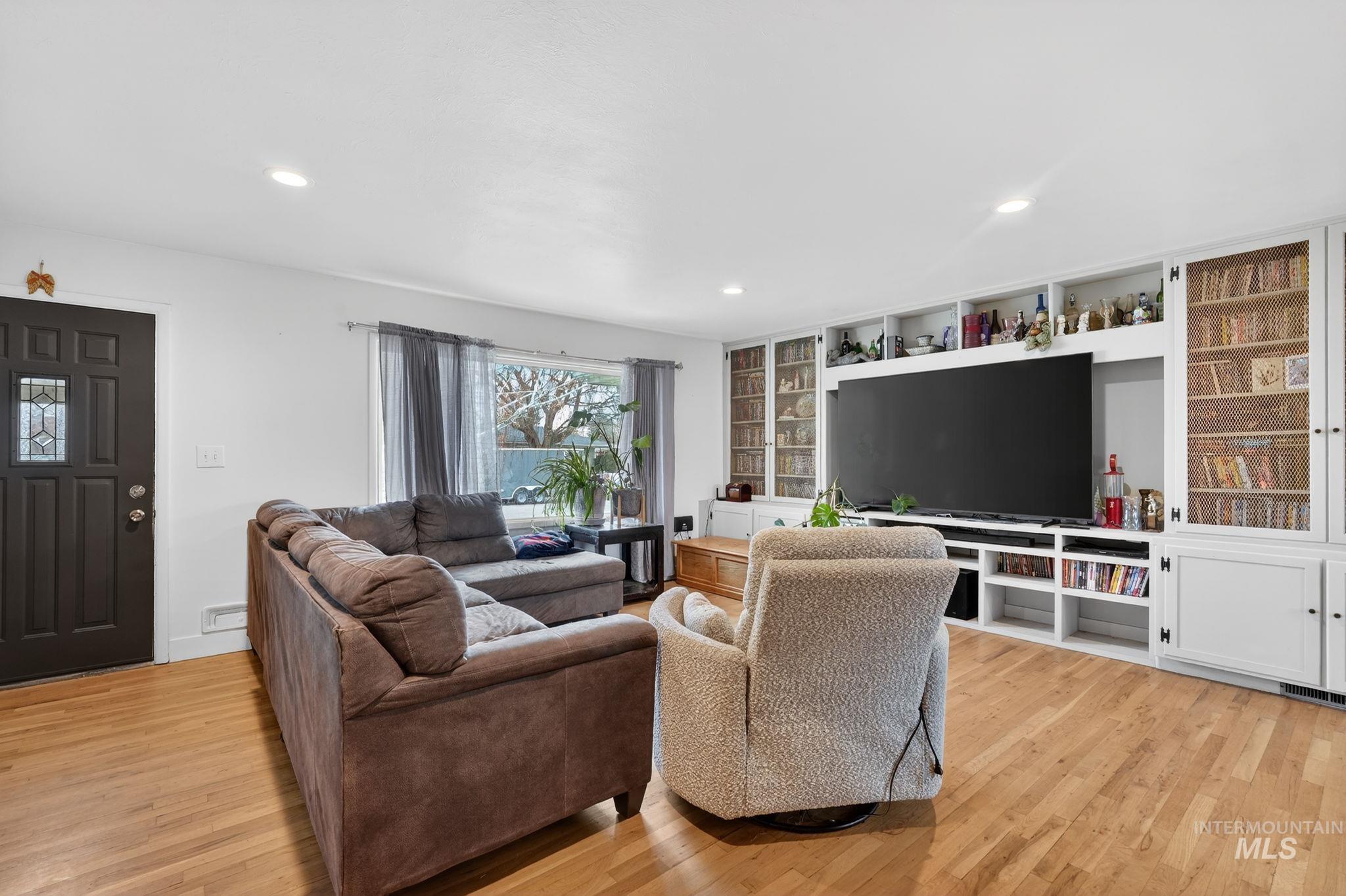 900 Stanger Avenue Property Photo 29