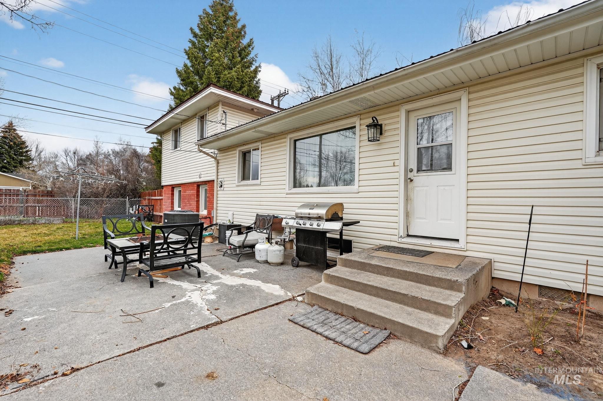 900 Stanger Avenue Property Photo 40