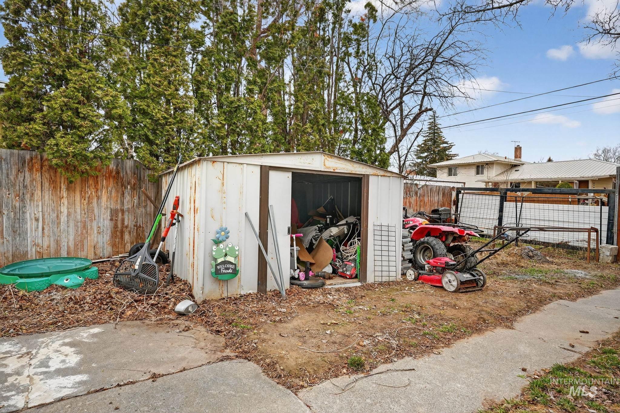 900 Stanger Avenue Property Photo 44