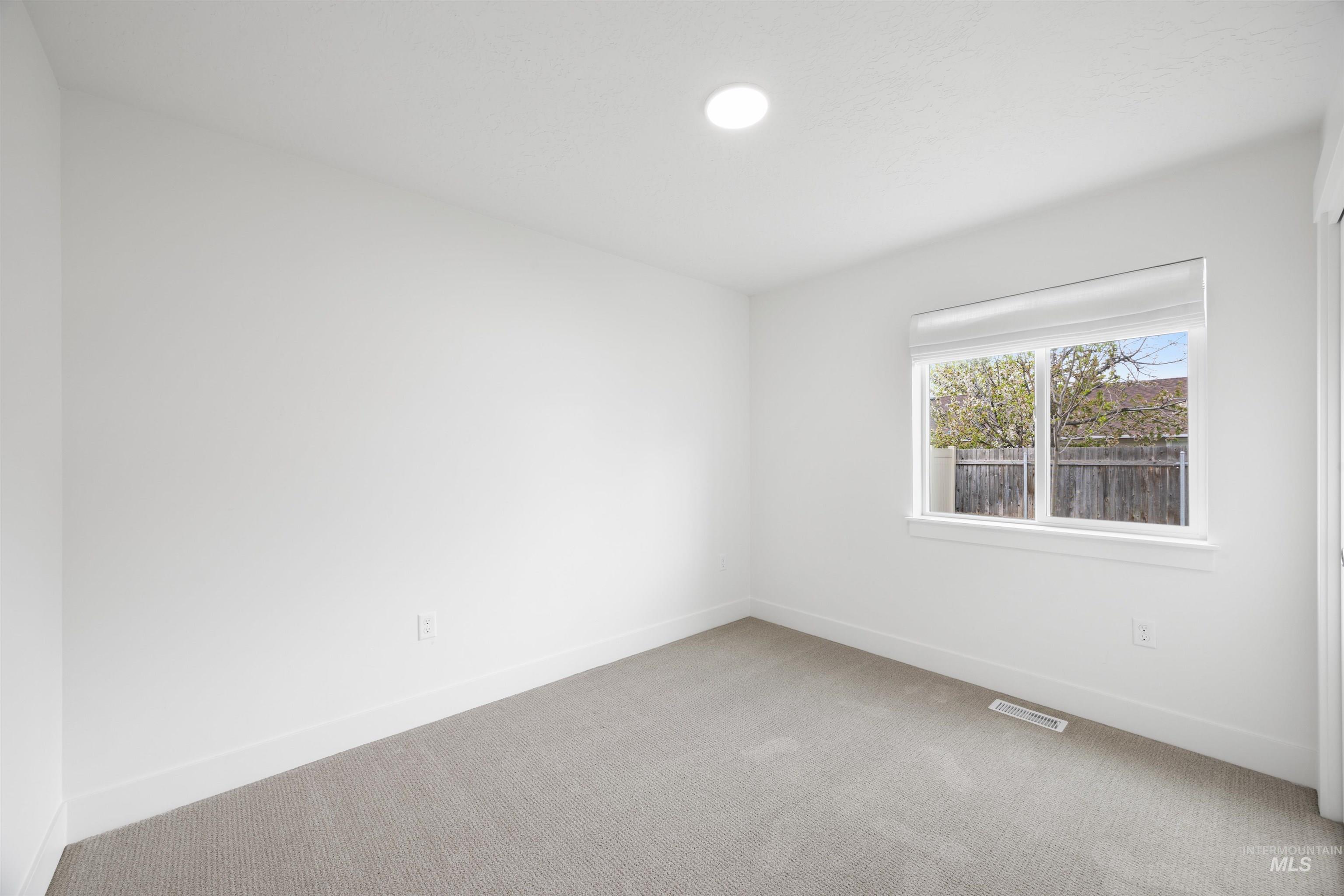 983 N Nichole Ave Property Photo 16