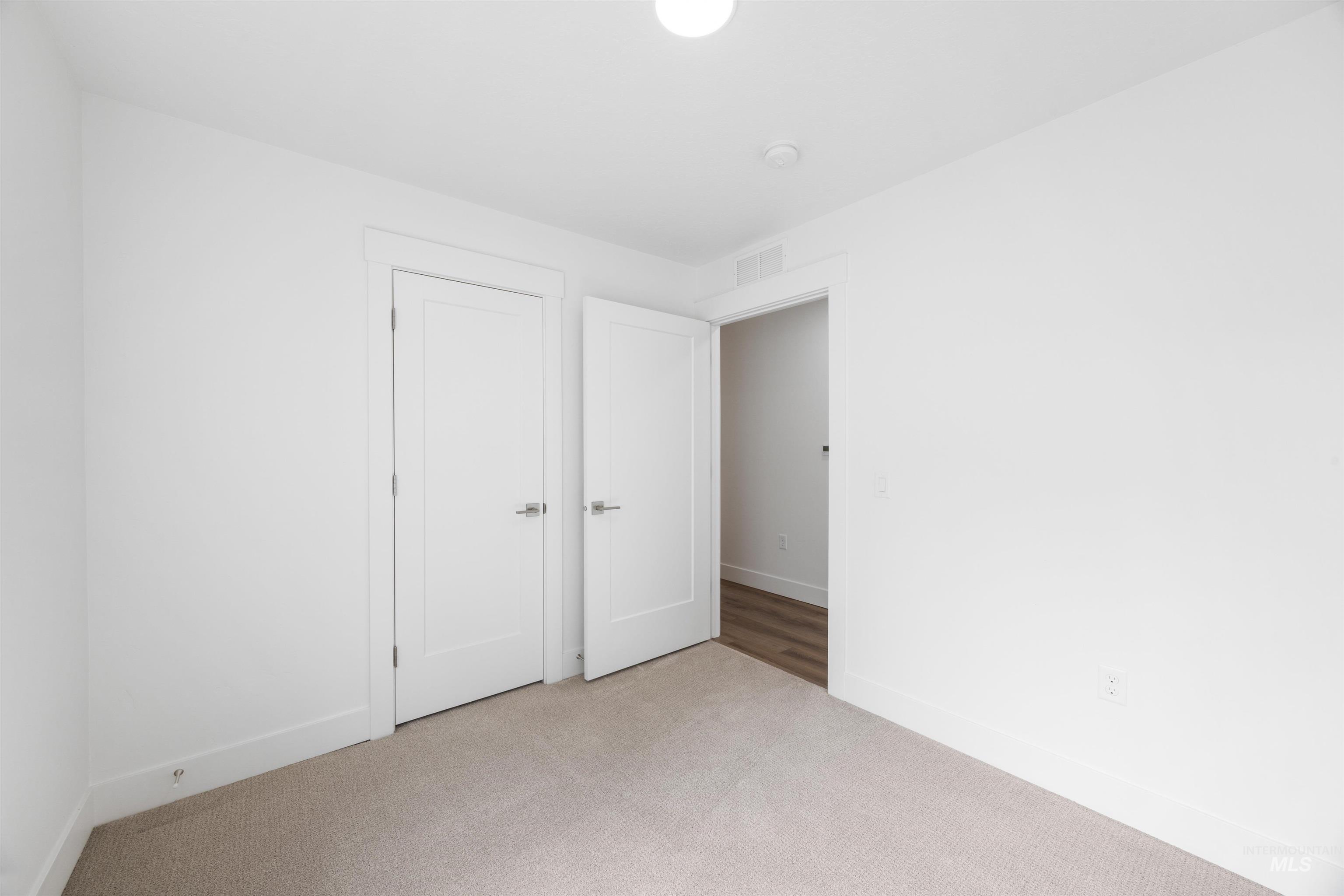 983 N Nichole Ave Property Photo 17