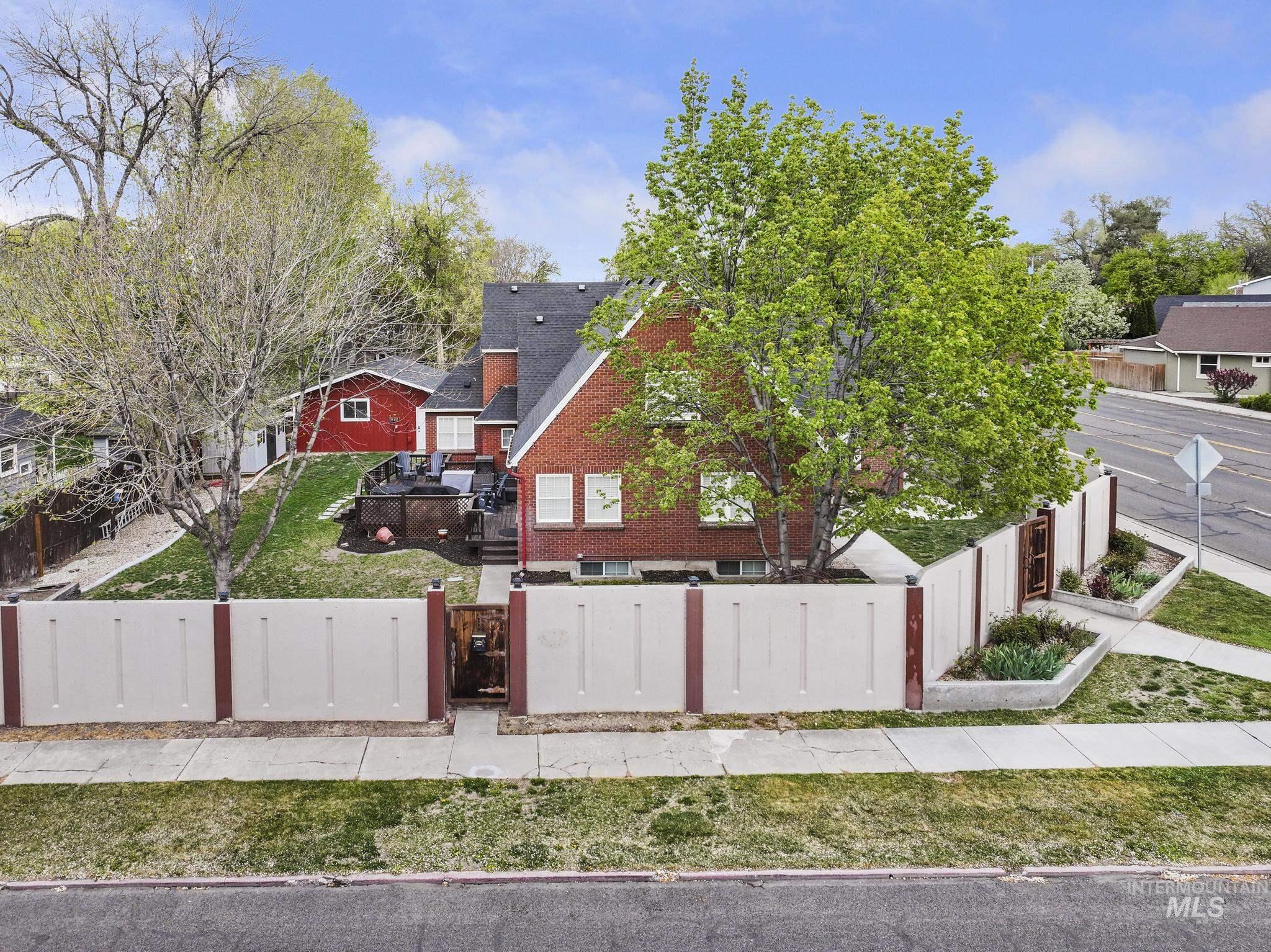 102 Fillmore Property Photo 45