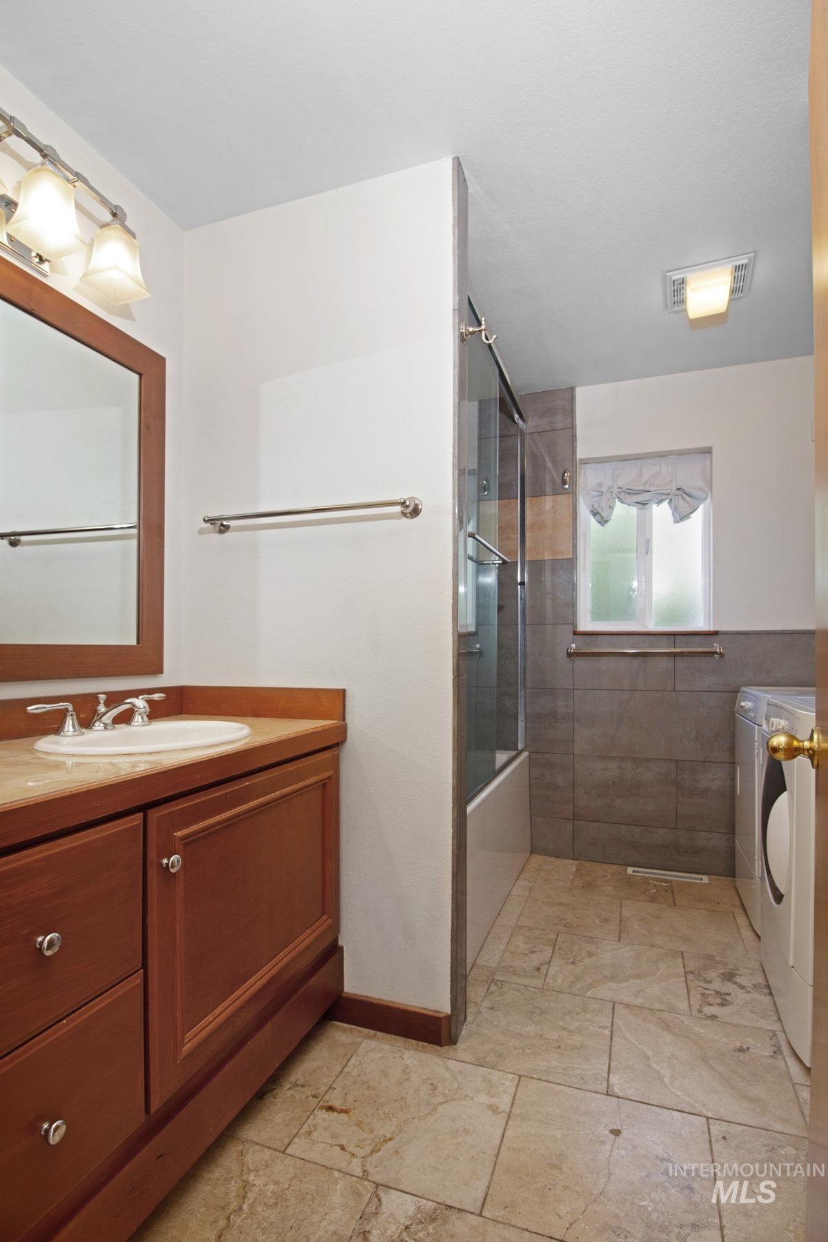 951 Forest Bend Dr Property Photo 10