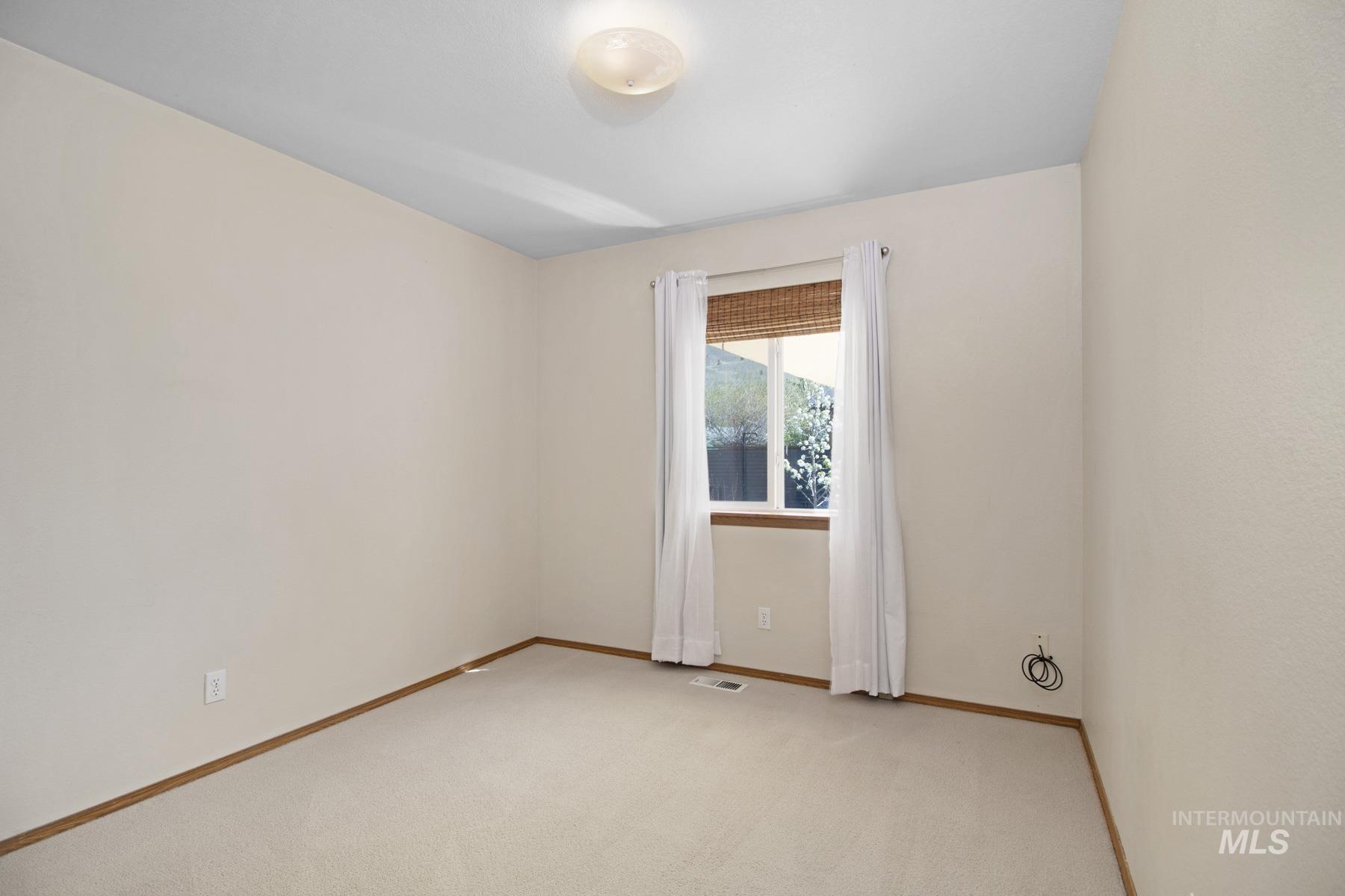 951 Forest Bend Dr Property Photo 12