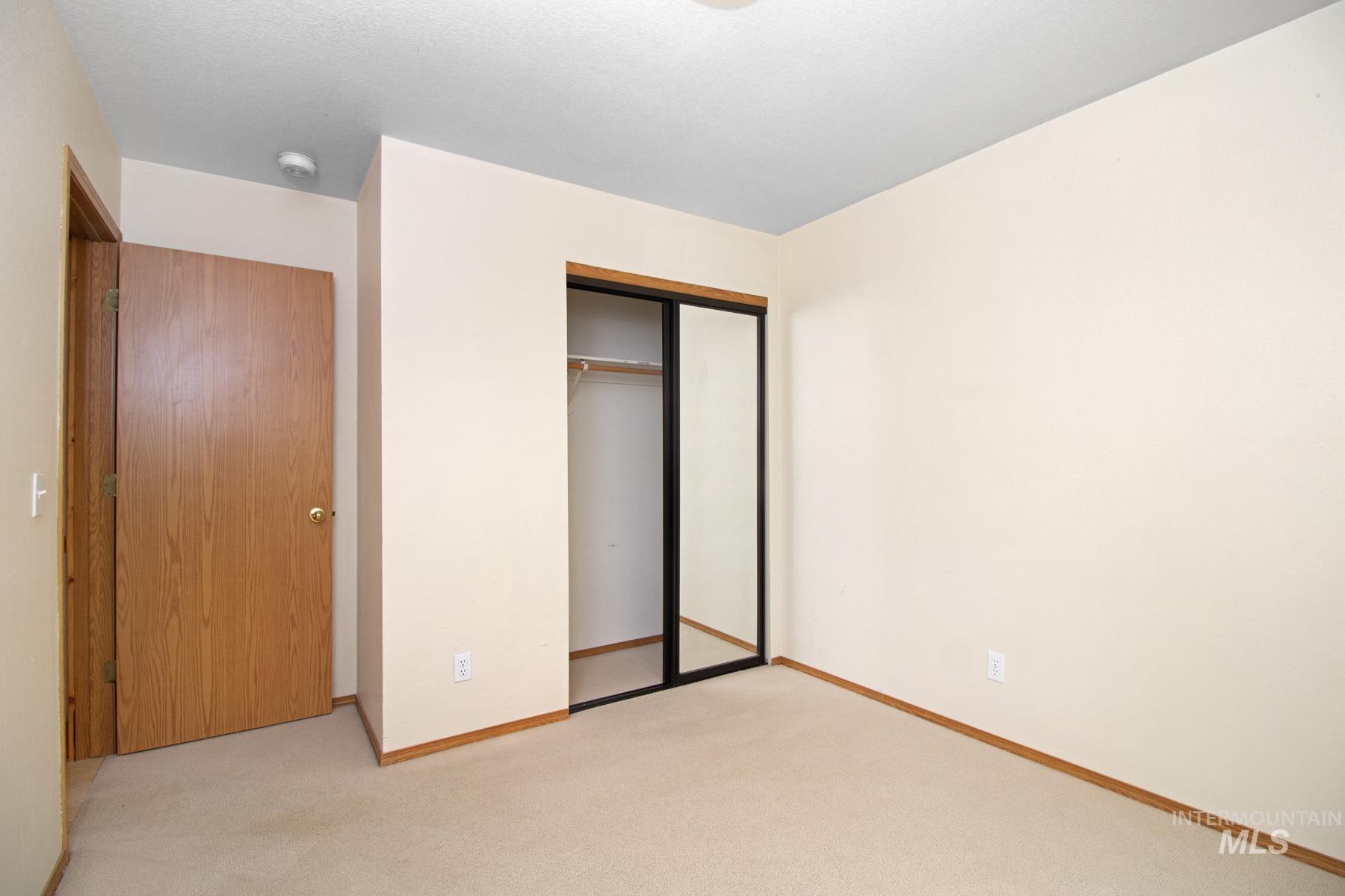 951 Forest Bend Dr Property Photo 13