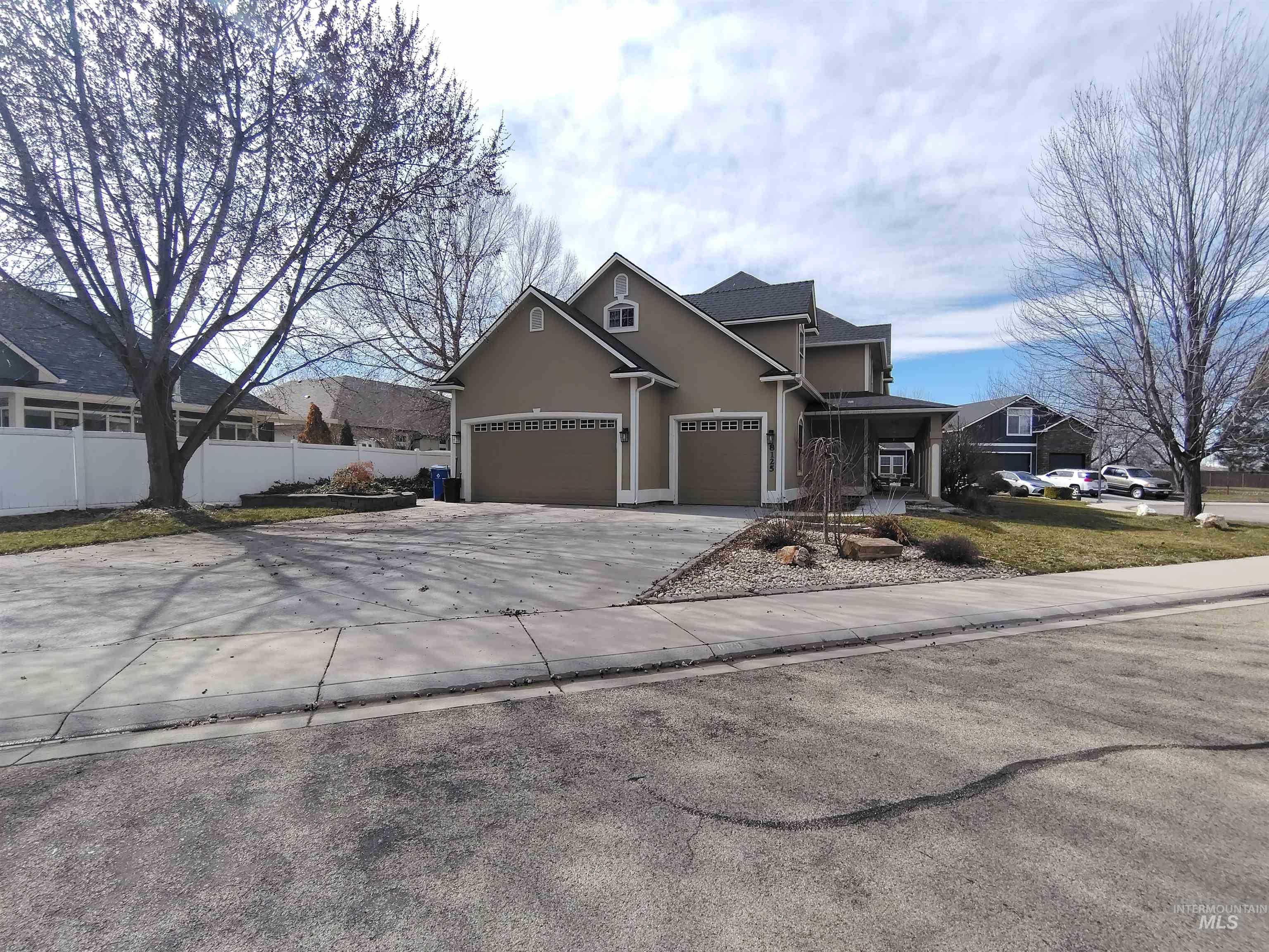 8125 S Legolas Pl Property Photo 2