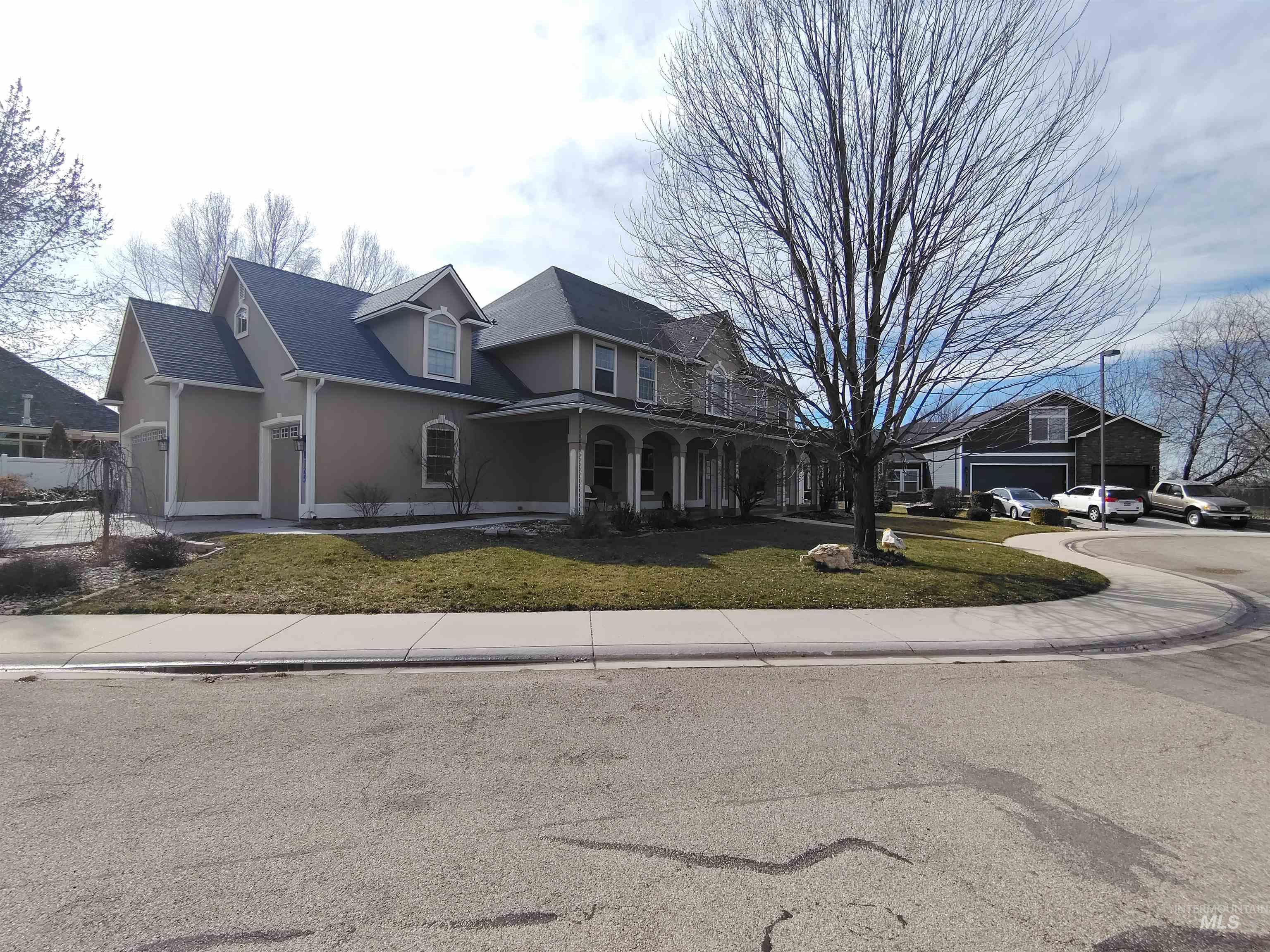 8125 S Legolas Pl Property Photo 3