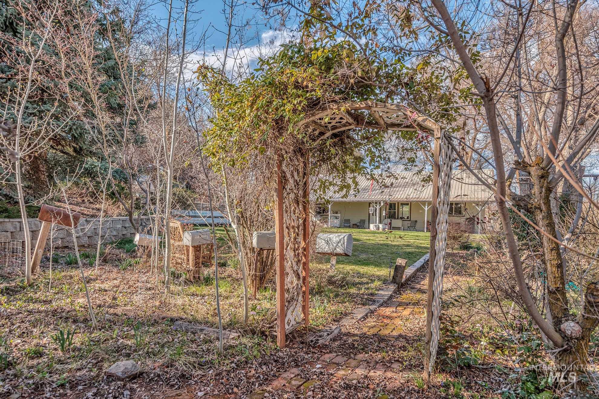 1365 Hwy 95 Property Photo 17