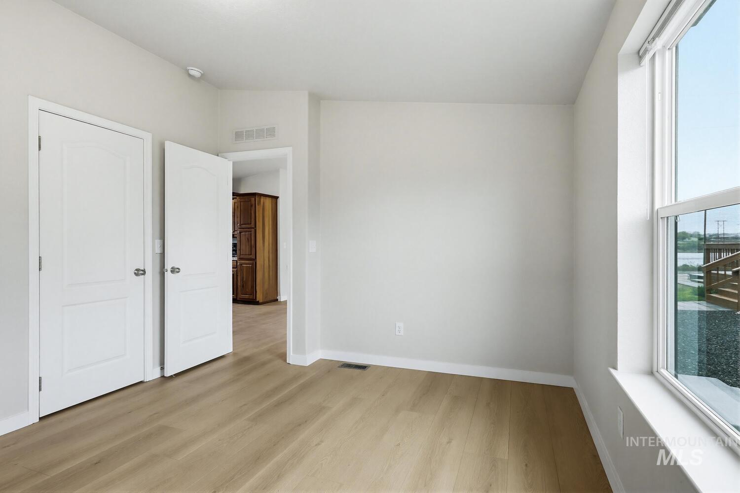 166 1st St N Property Photo 16