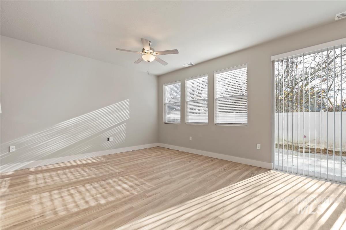 2793 W Palouse St Property Photo 4