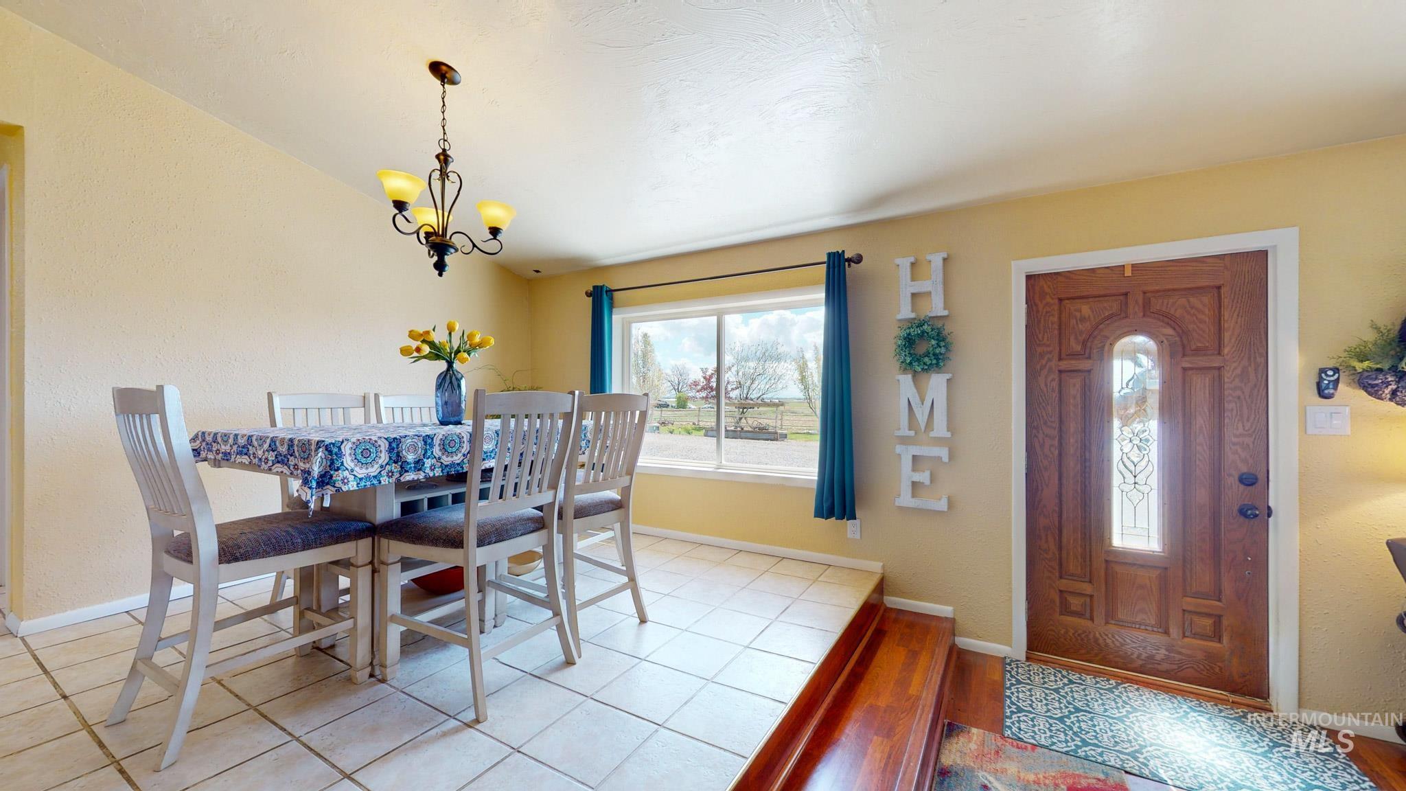 1409 S 2000 E Property Photo 2
