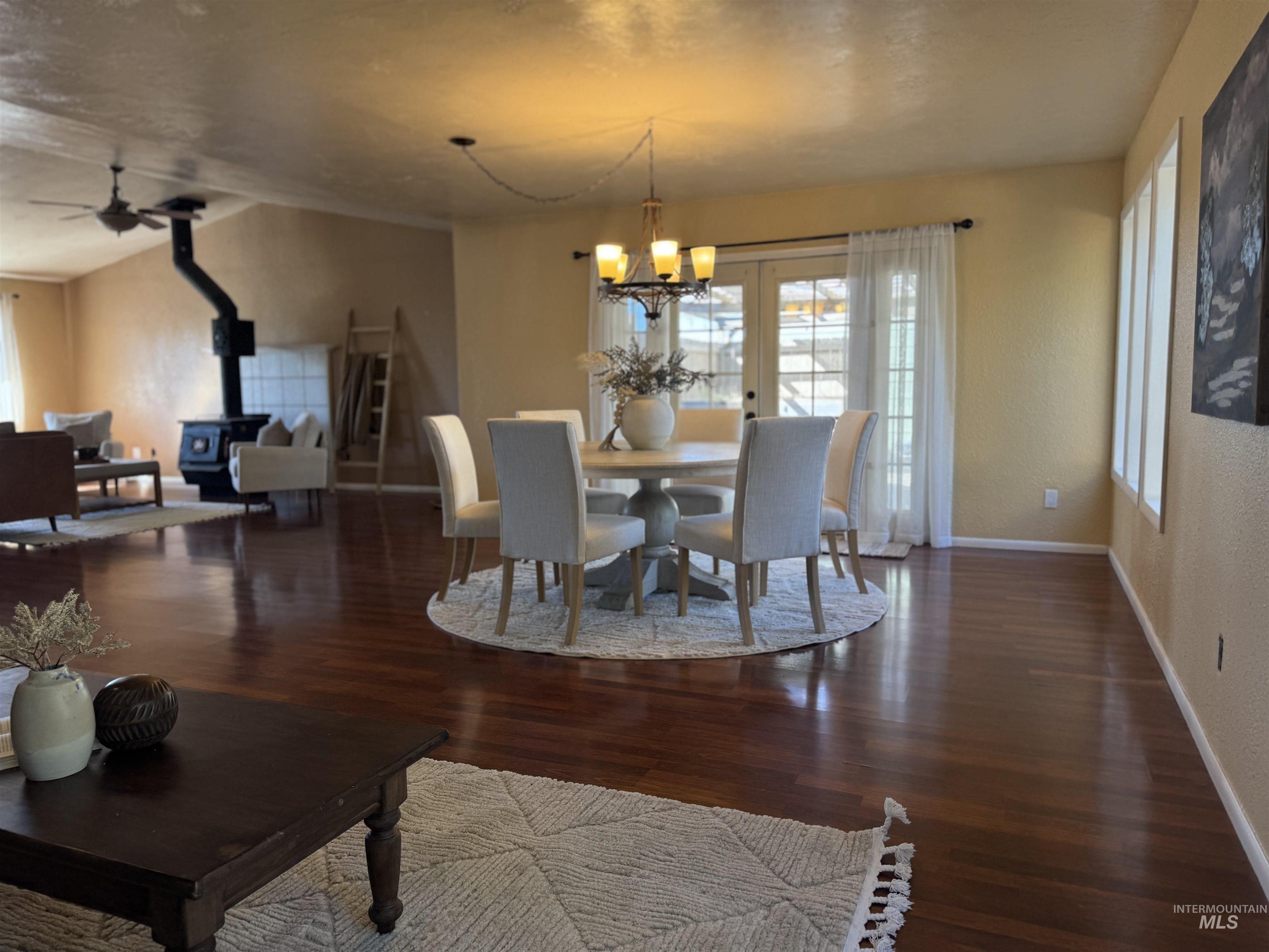 1409 S 2000 E Property Photo 10