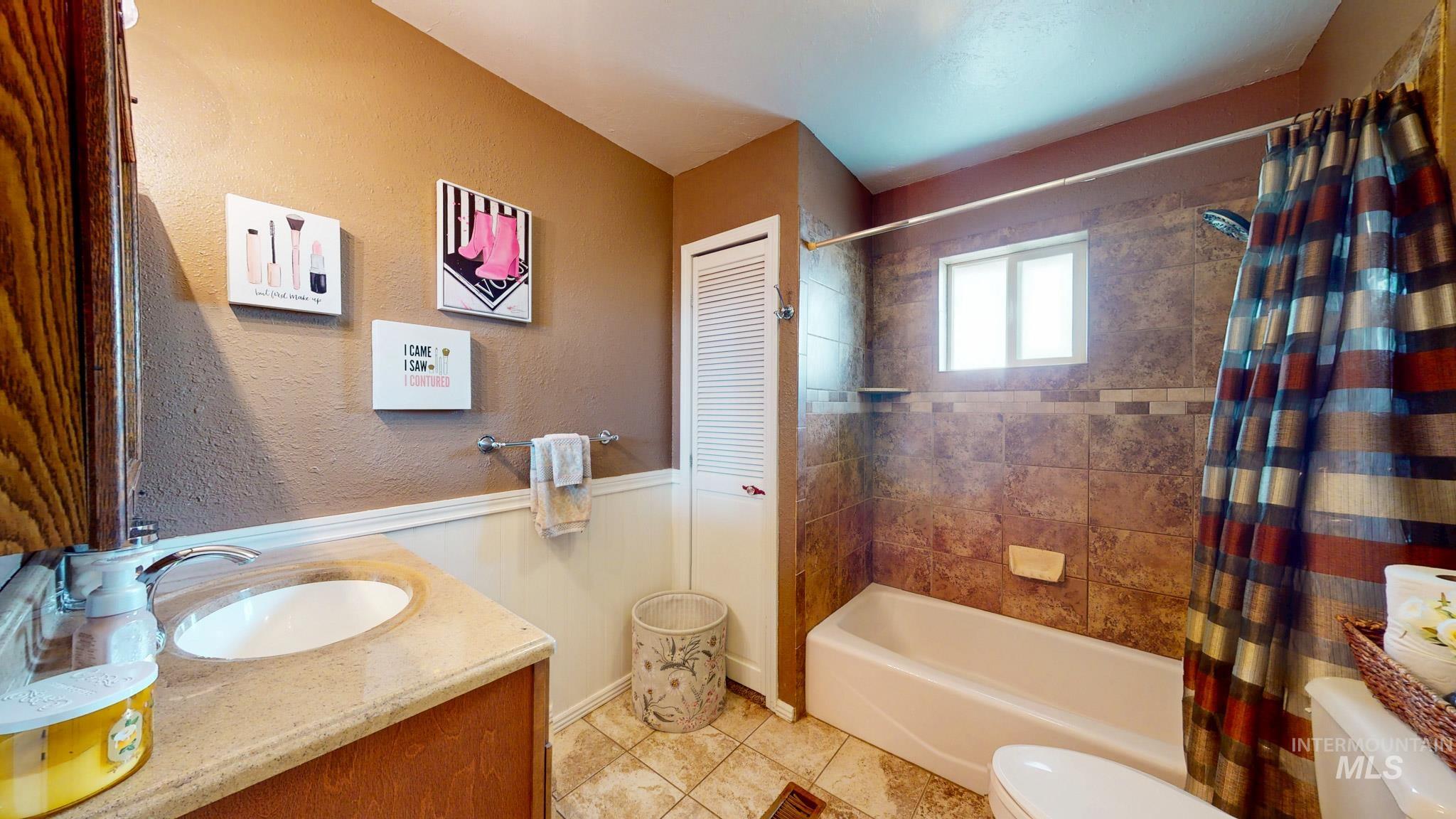 1409 S 2000 E Property Photo 19