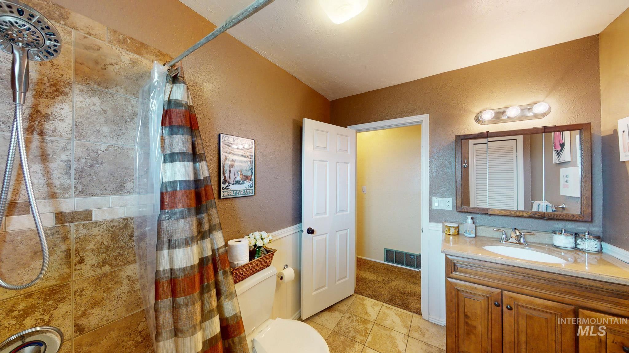 1409 S 2000 E Property Photo 20