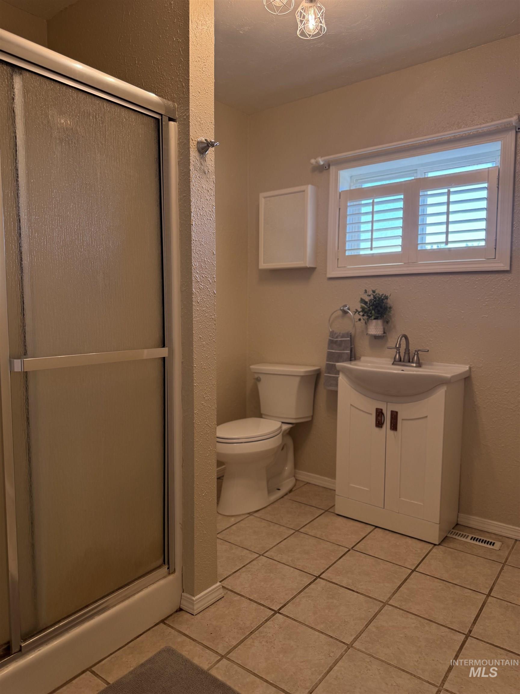 1409 S 2000 E Property Photo 21