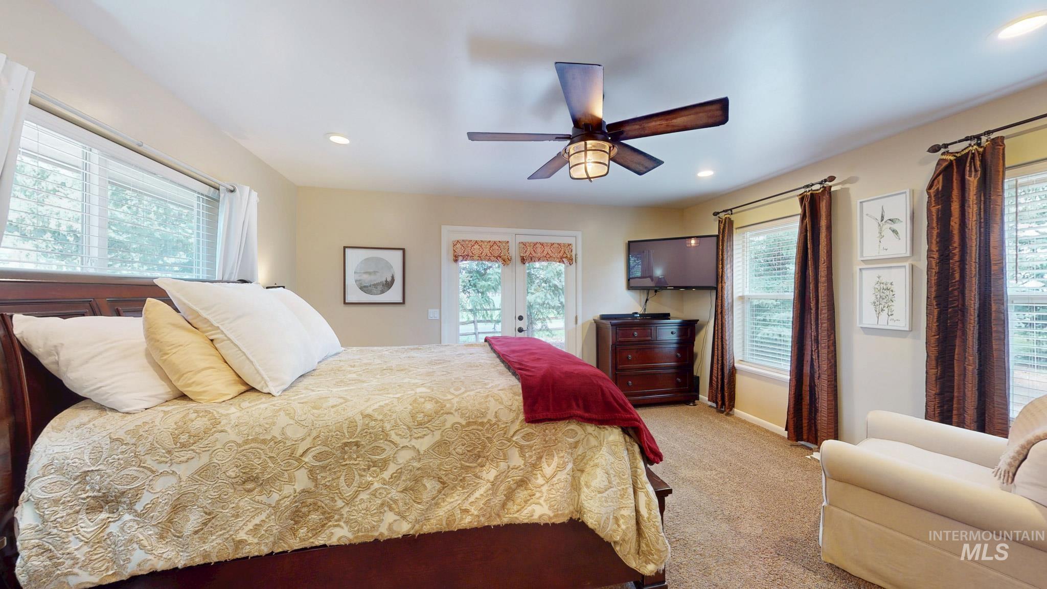 1409 S 2000 E Property Photo 27