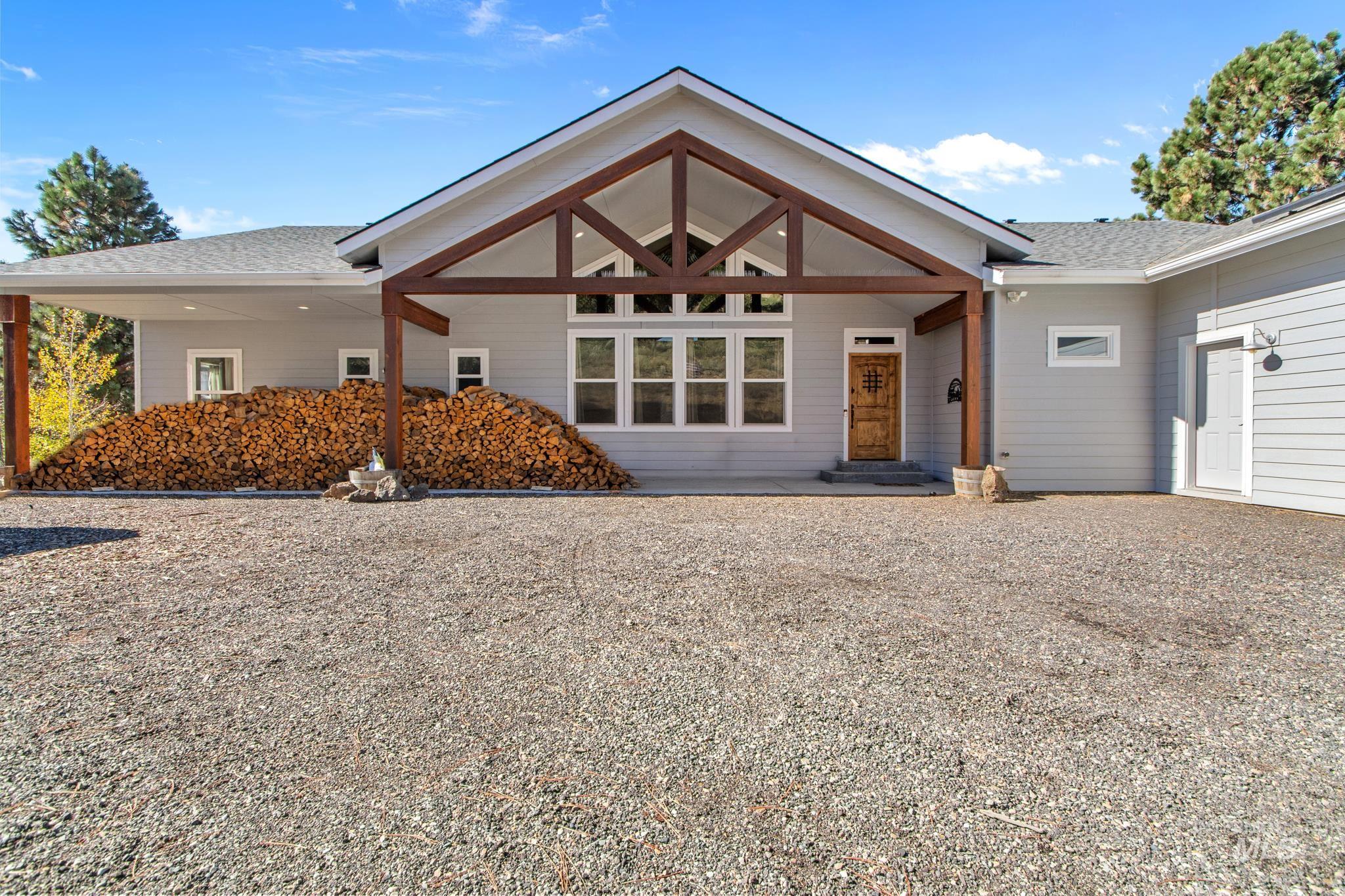 111 Swan Lane Property Photo 2