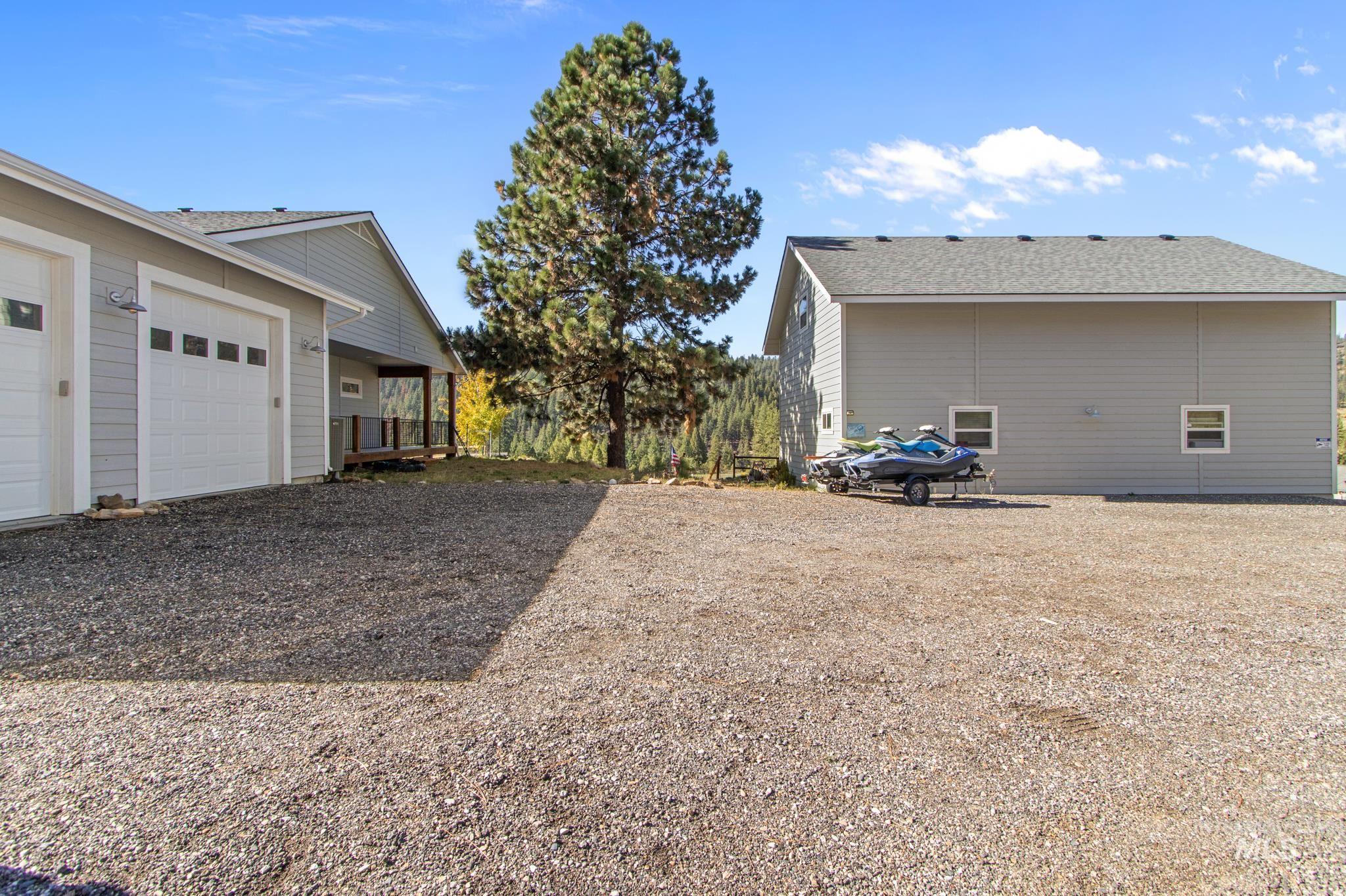 111 Swan Lane Property Photo 5