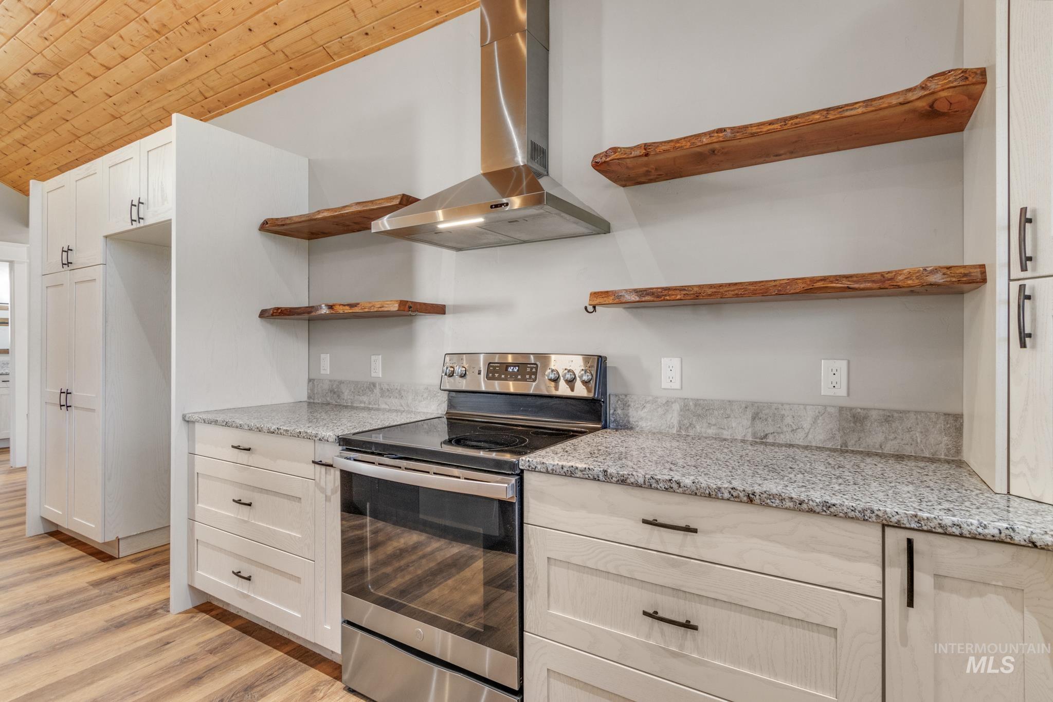 111 Swan Lane Property Photo 15