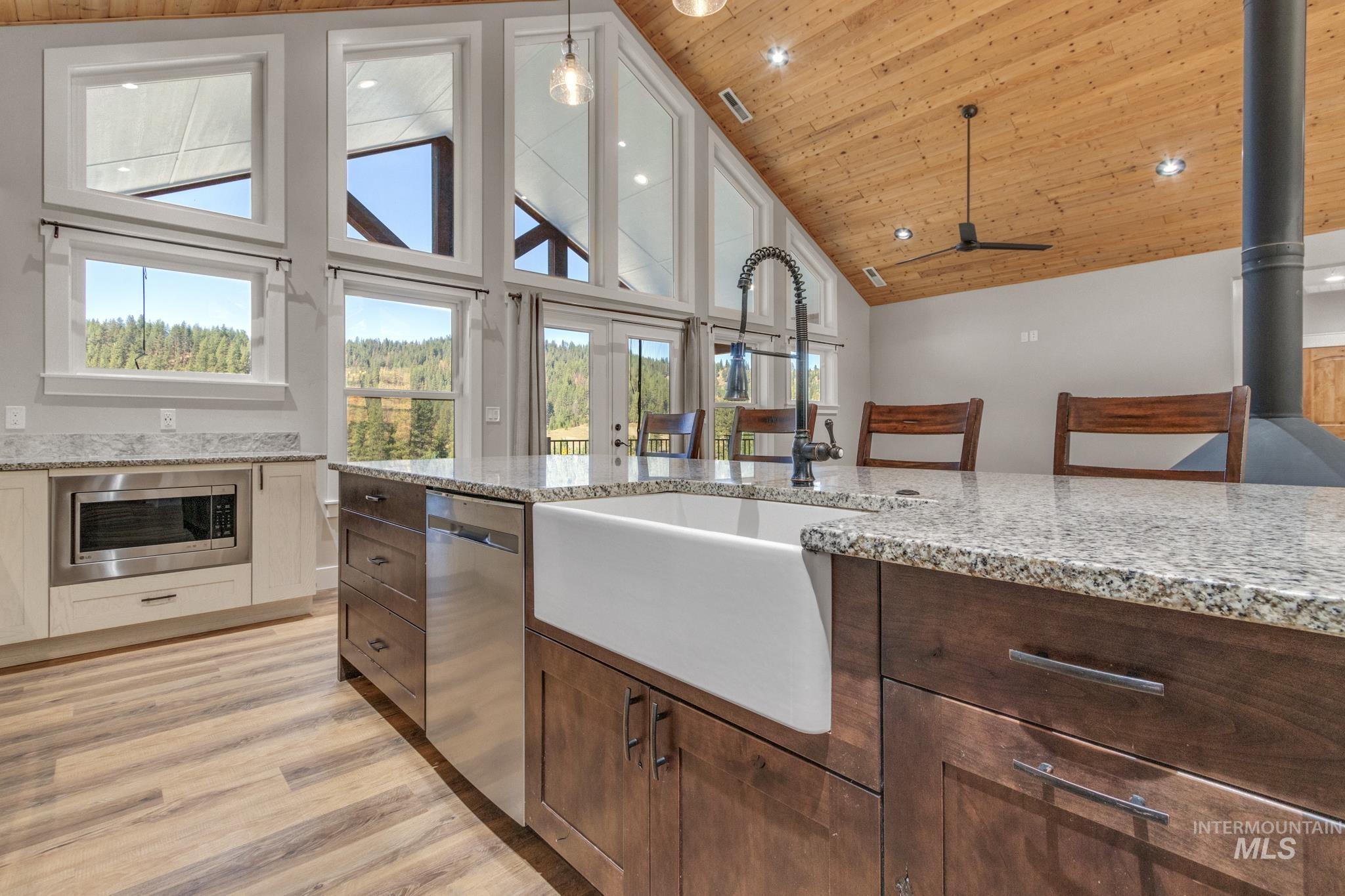 111 Swan Lane Property Photo 17