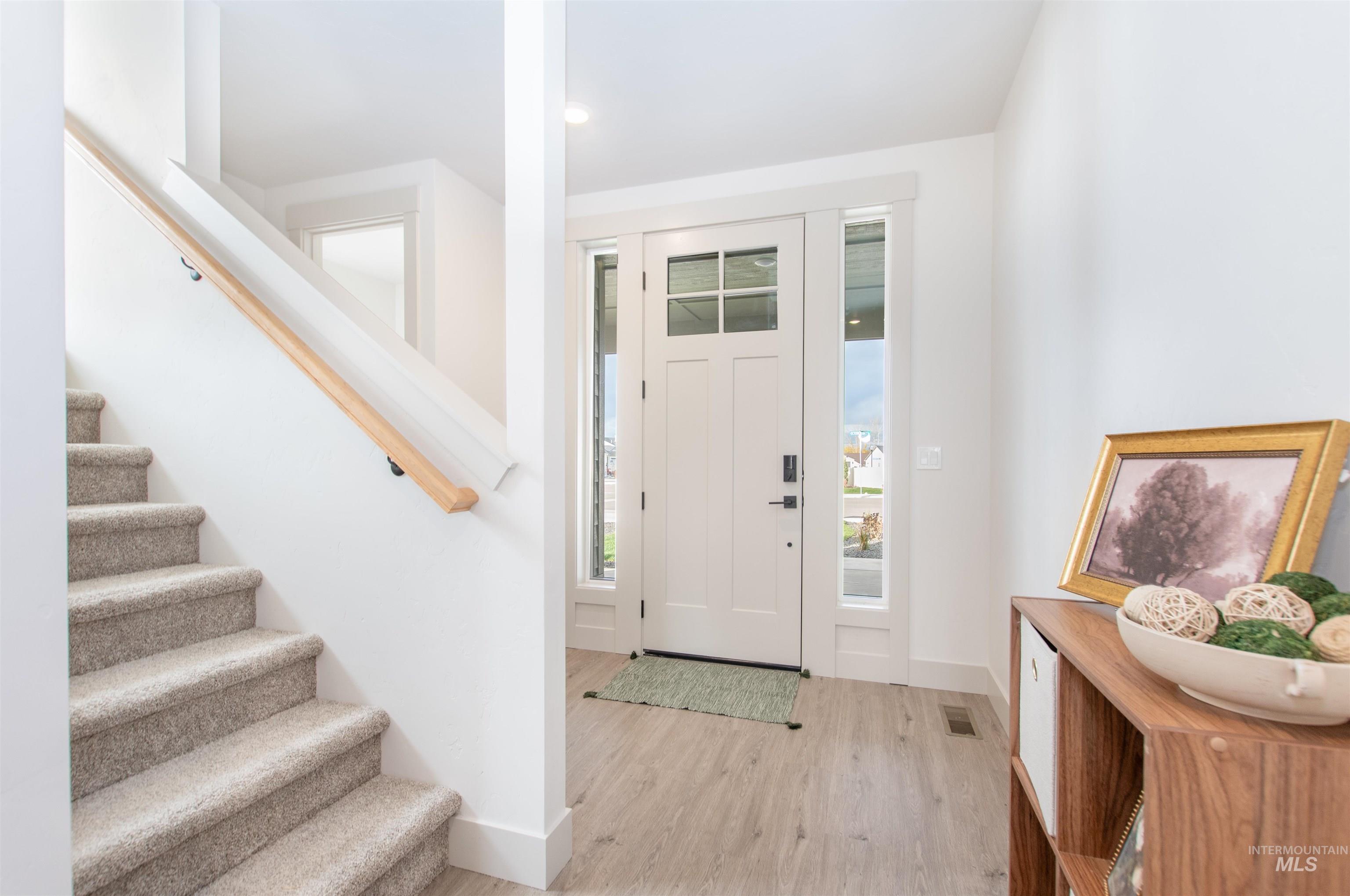 1125 Velvet Loop Property Photo 5