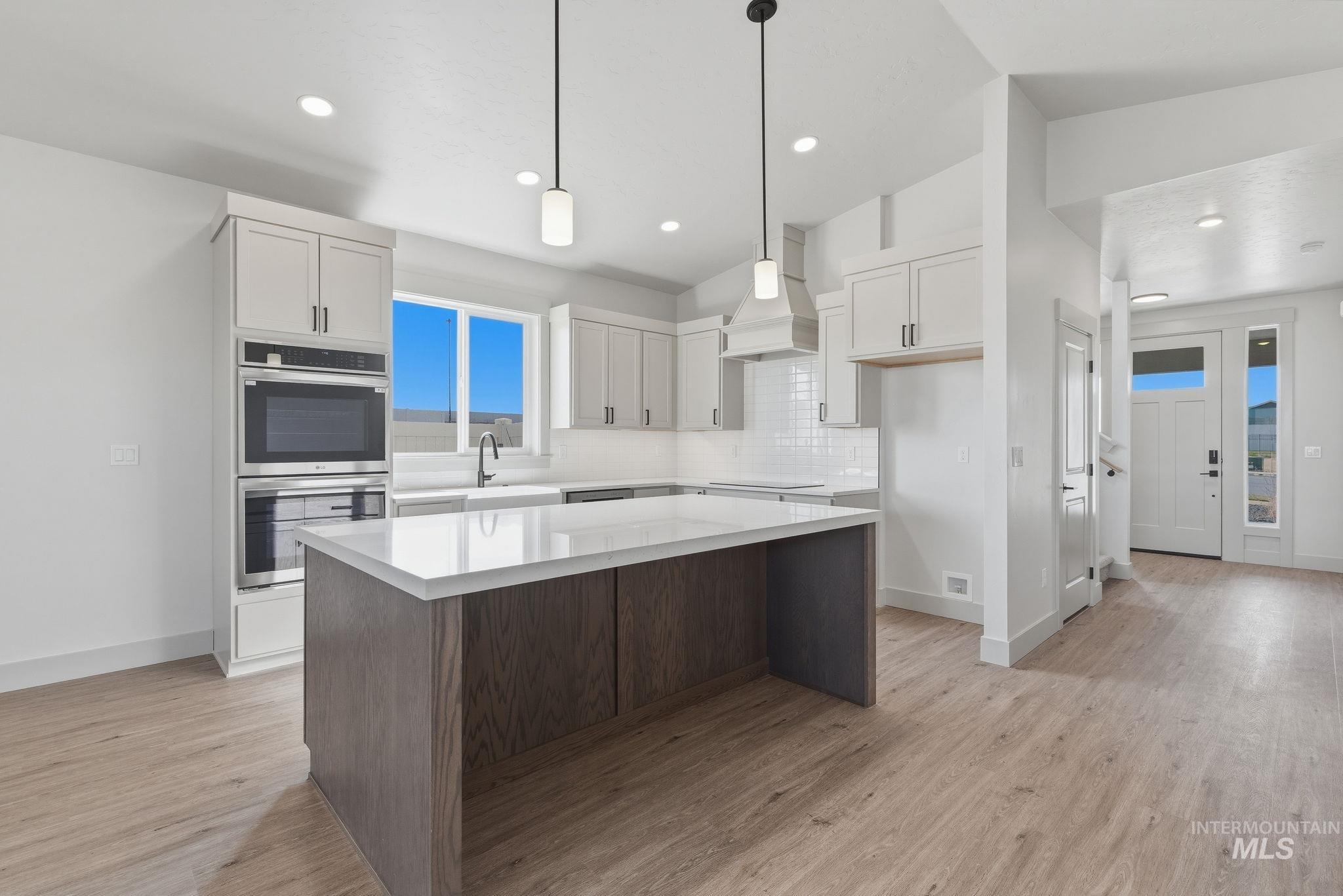 1125 Velvet Loop Property Photo 9