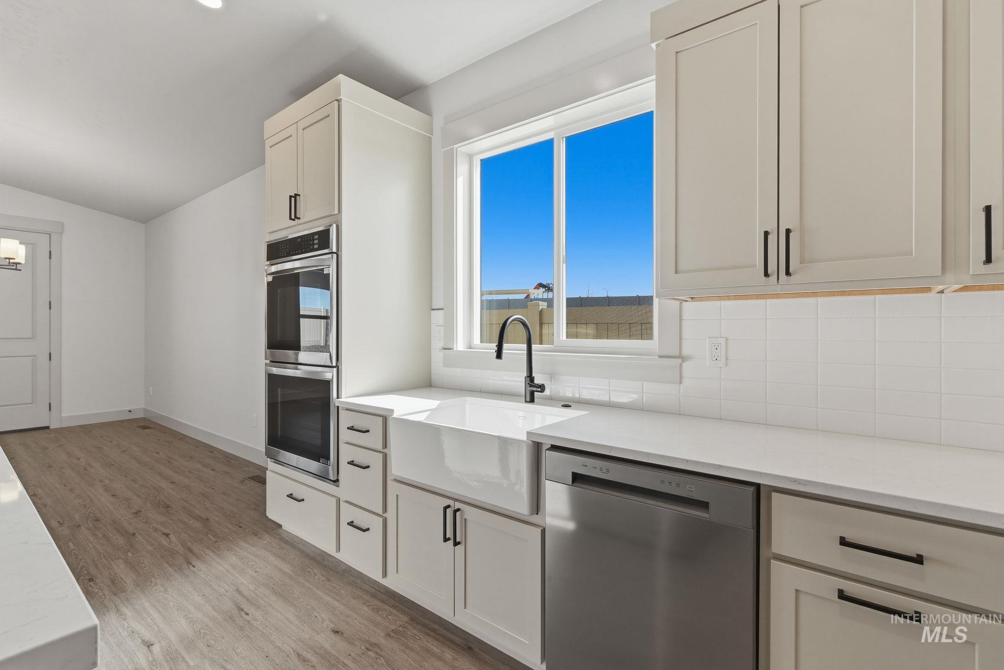 1125 Velvet Loop Property Photo 12