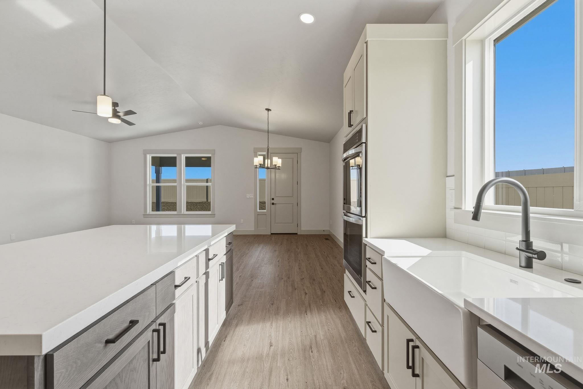 1125 Velvet Loop Property Photo 14