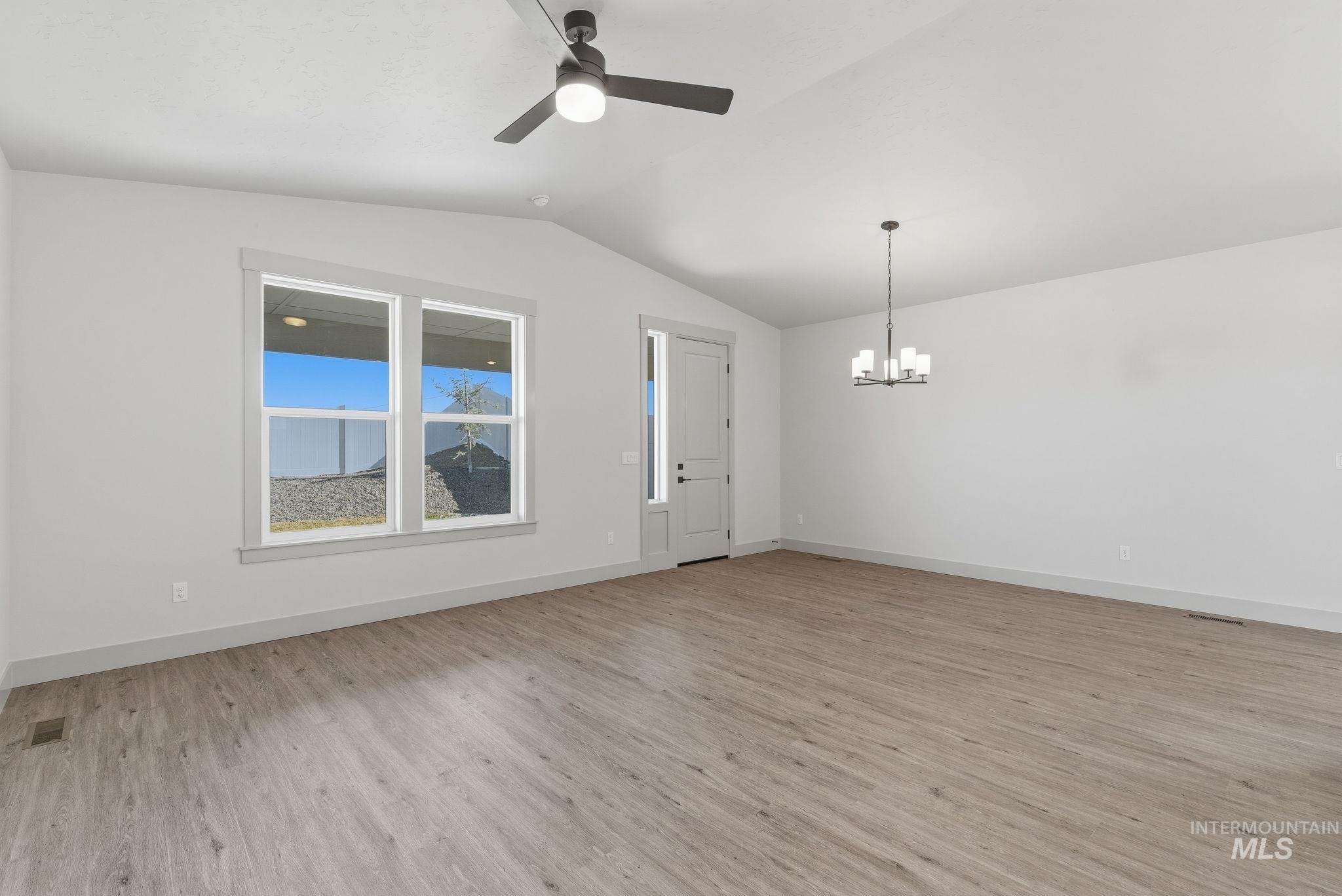 1125 Velvet Loop Property Photo 23
