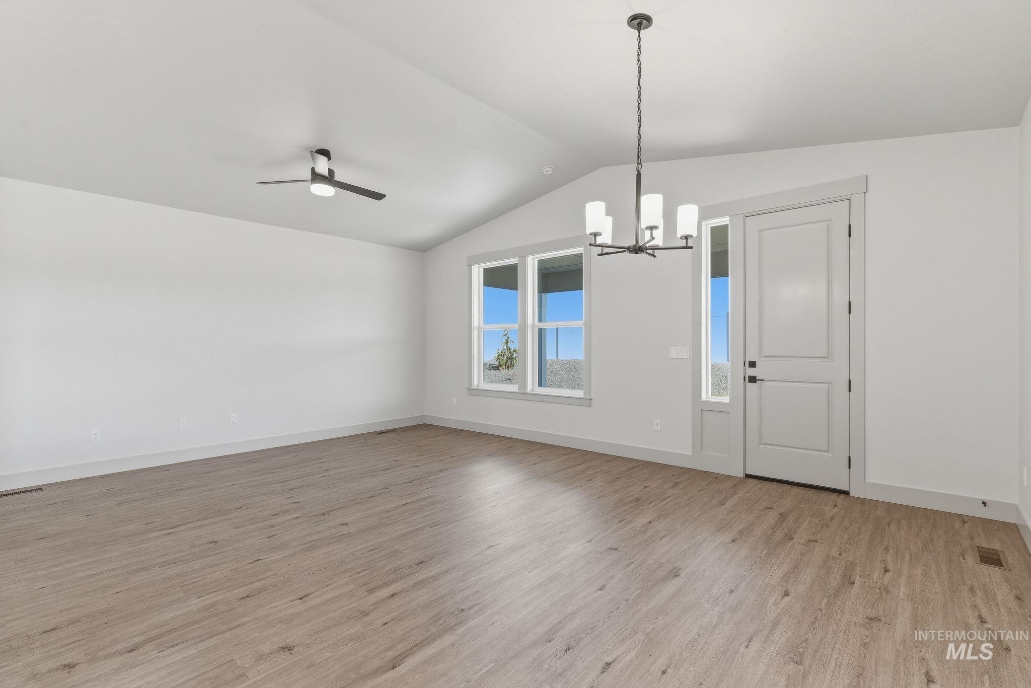 1125 Velvet Loop Property Photo 26