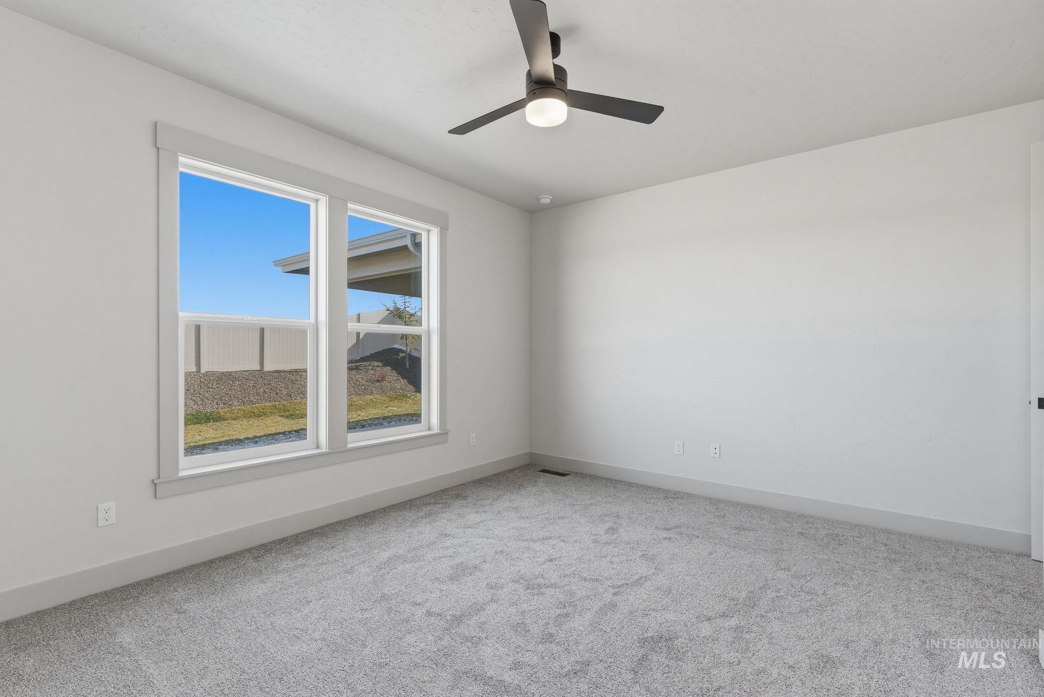 1125 Velvet Loop Property Photo 33