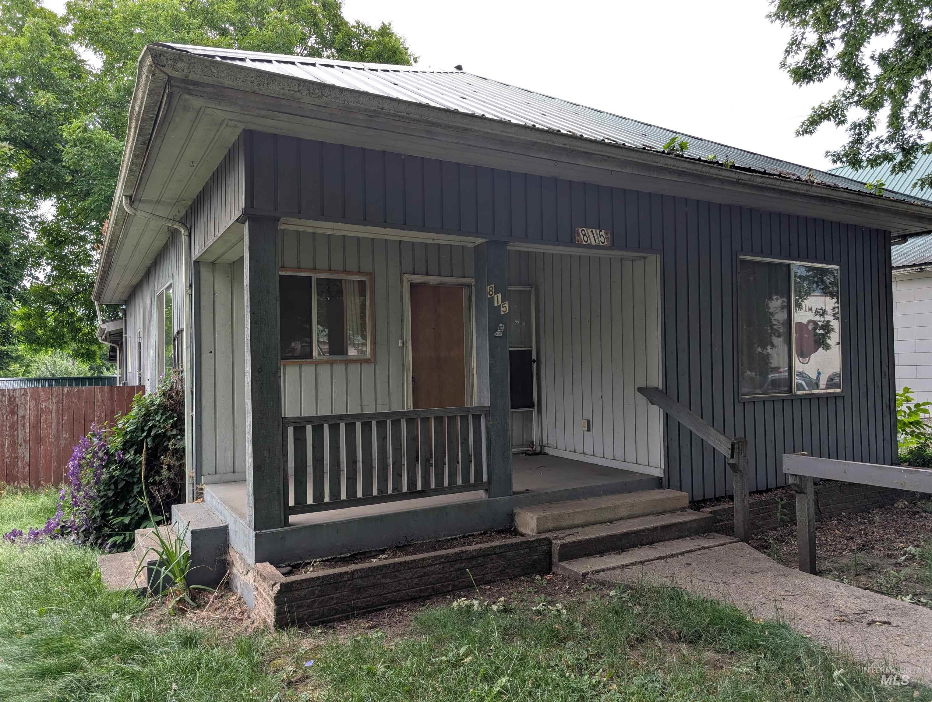 815 Maple Street Property Photo 1