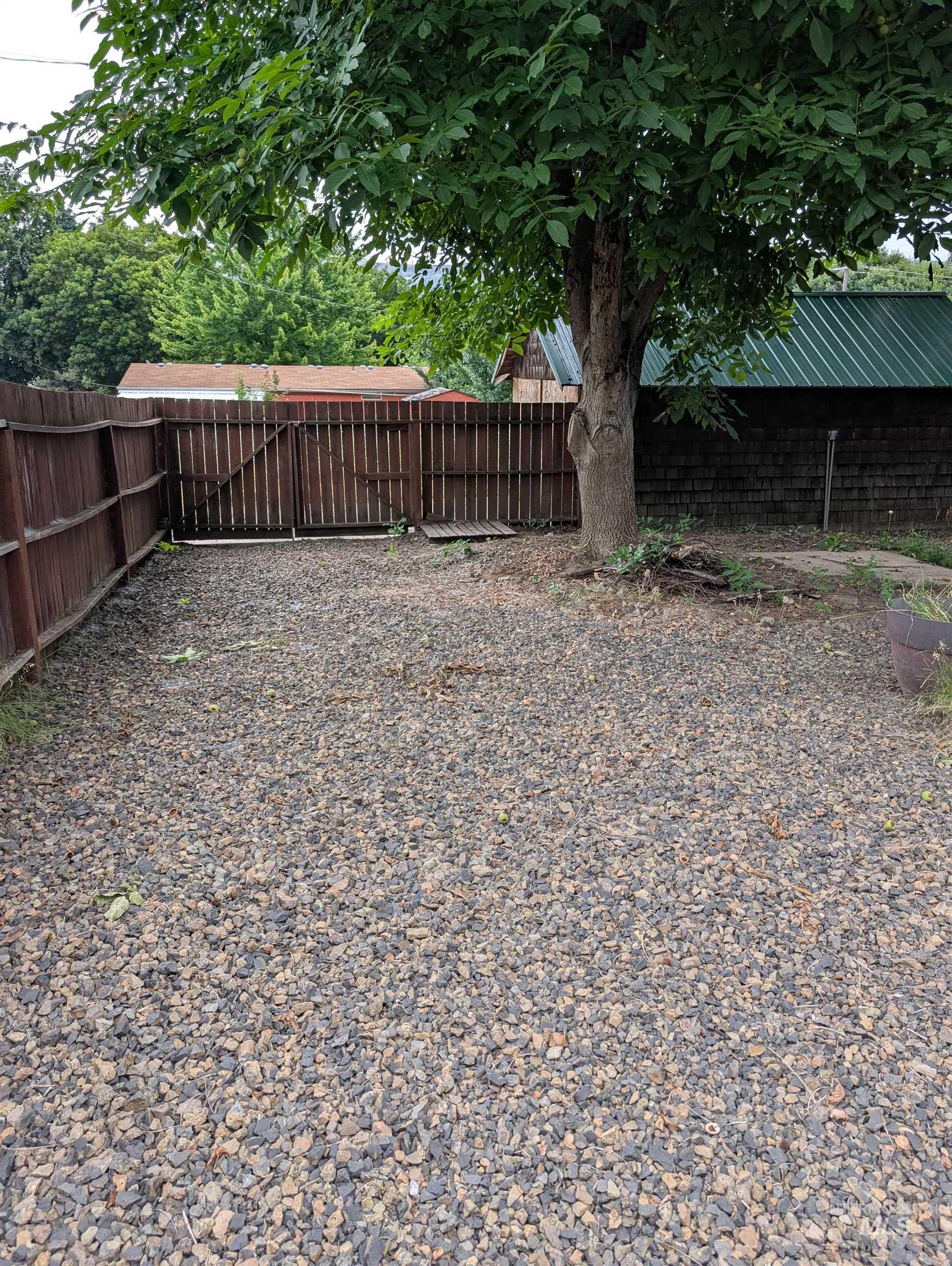 815 Maple Street Property Photo 23