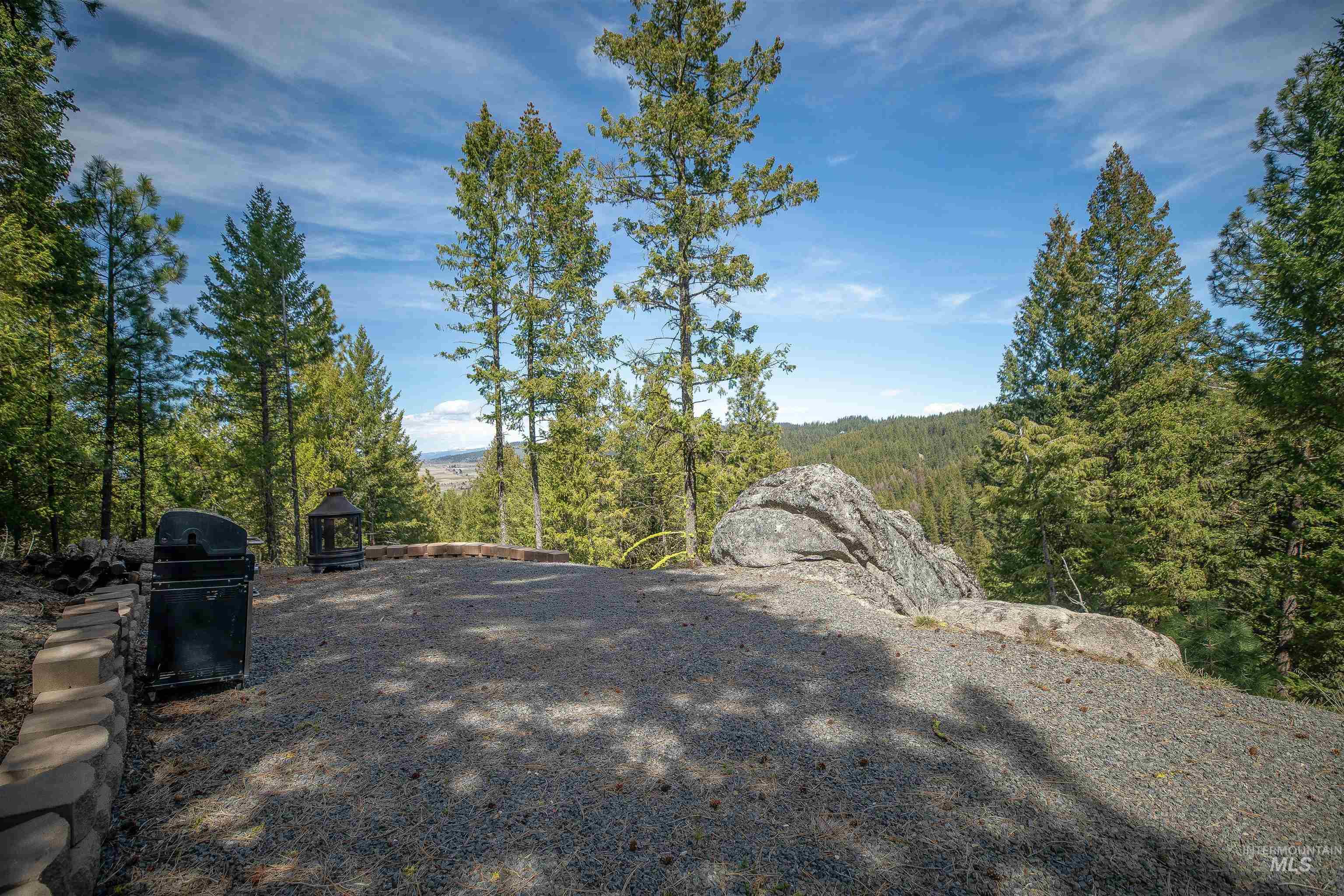 1562 Crown Point Parkway Property Photo 7