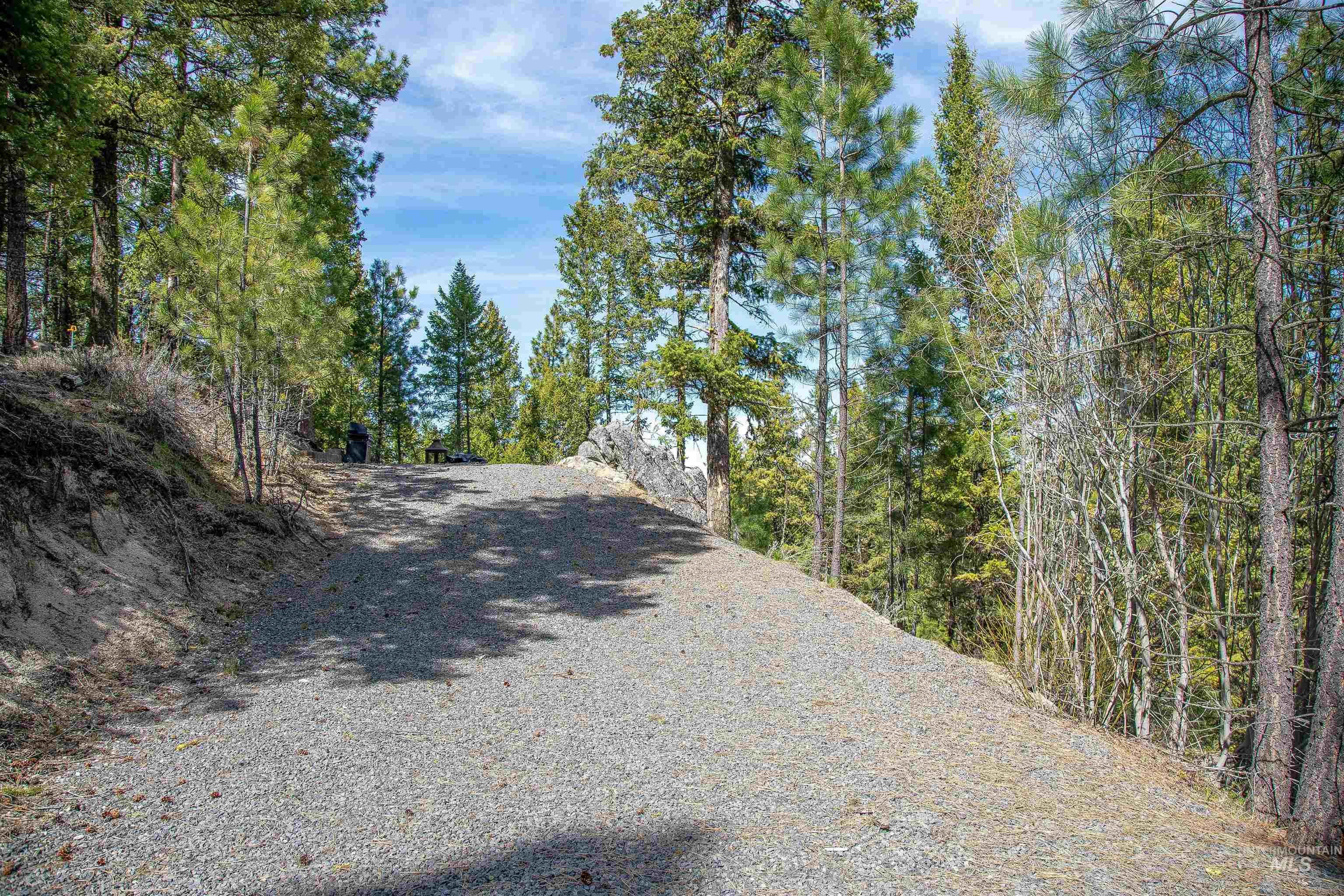 1562 Crown Point Parkway Property Photo 13