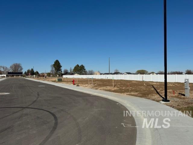 2321 N Mountain Ash Property Photo 7