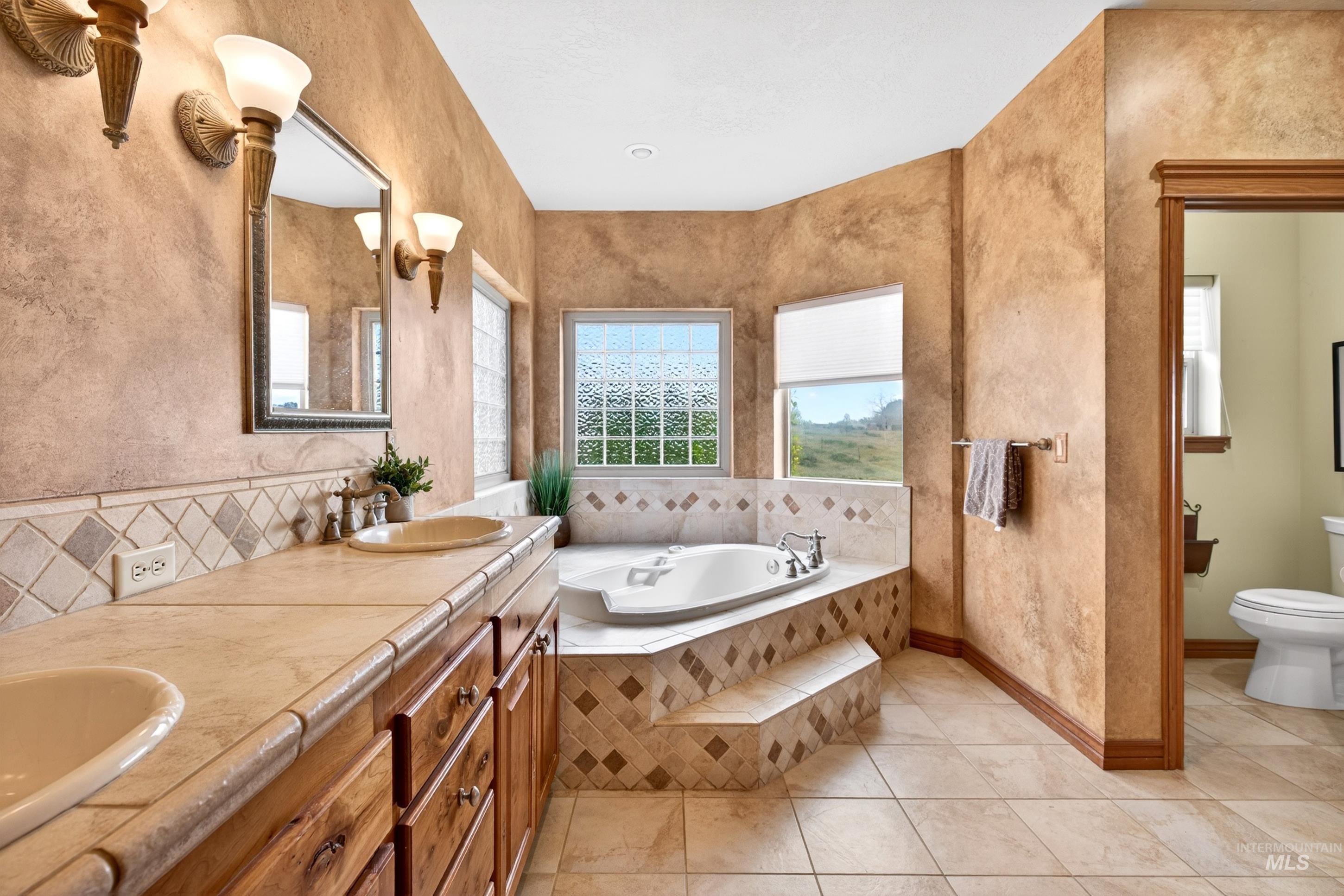 9810 Grand Teton Trail Property Photo 25