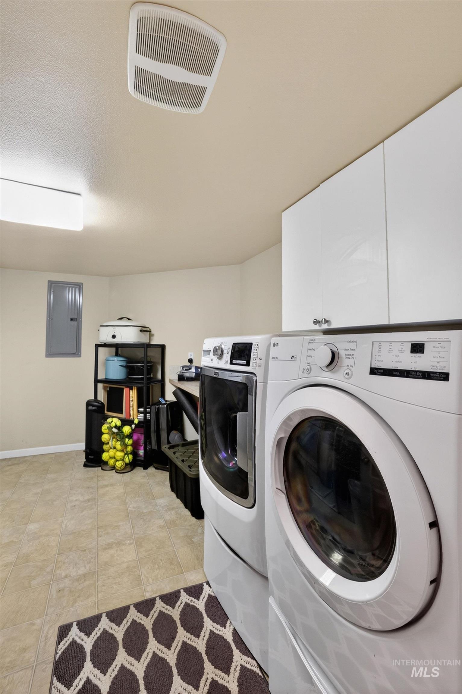 2598 E Greenbrook Dr Property Photo 28