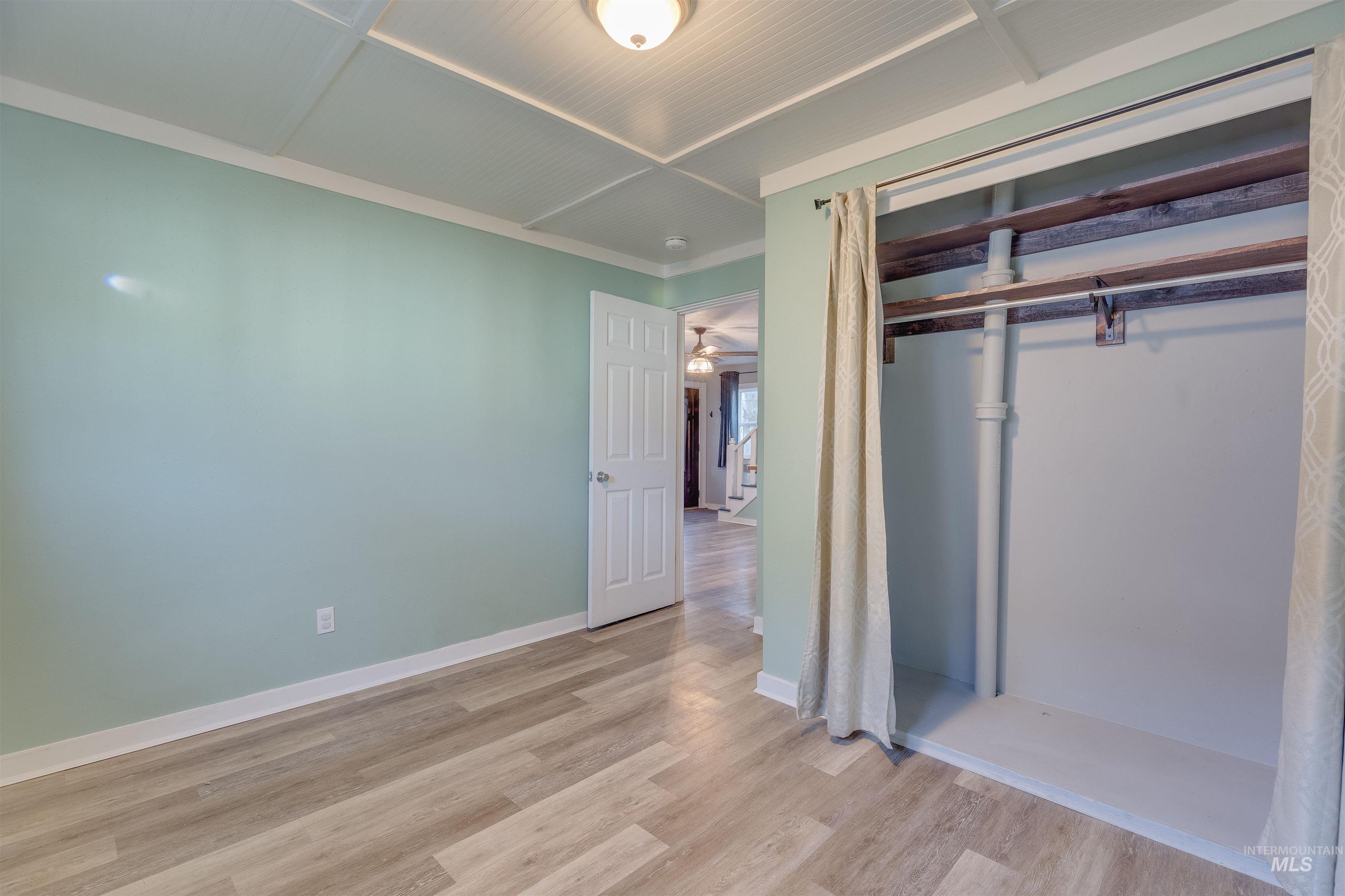 212 E Henley St. Property Photo 19