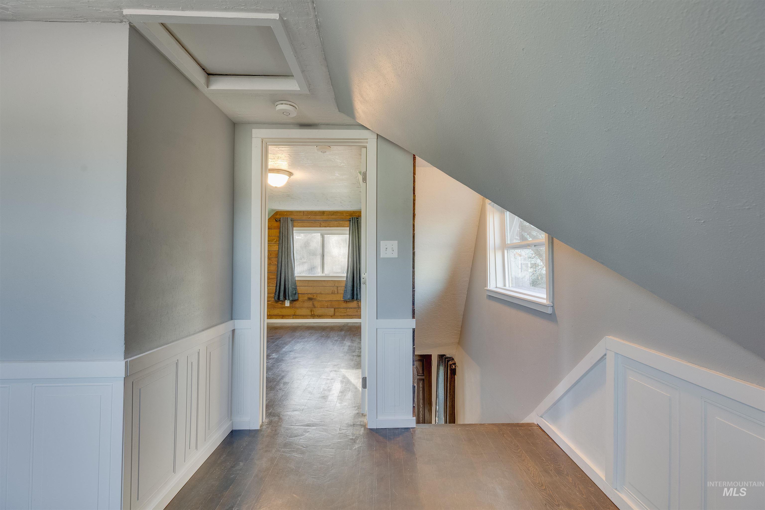 212 E Henley St. Property Photo 24