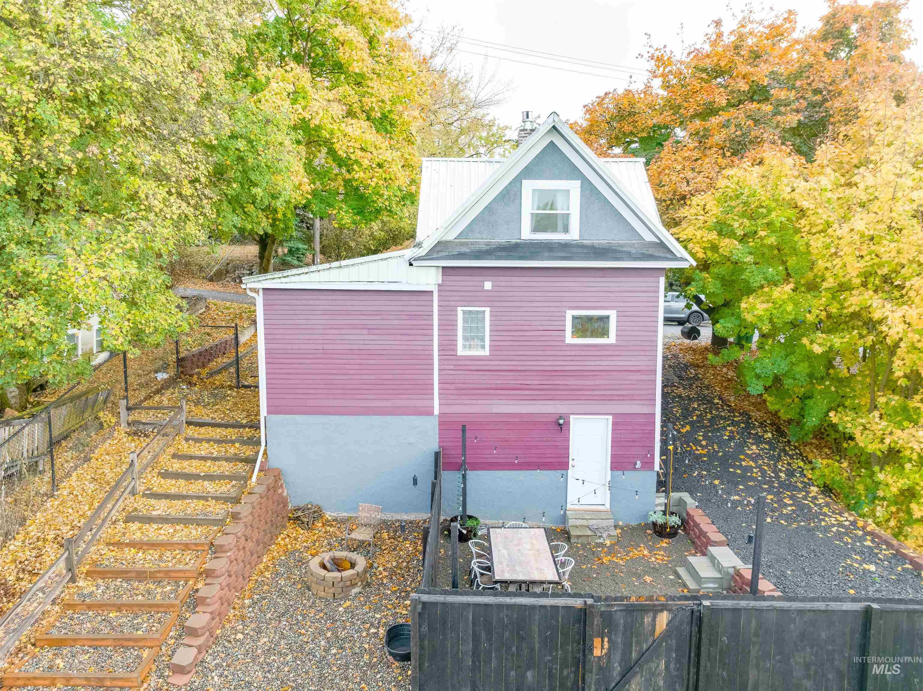 212 E Henley St. Property Photo 39