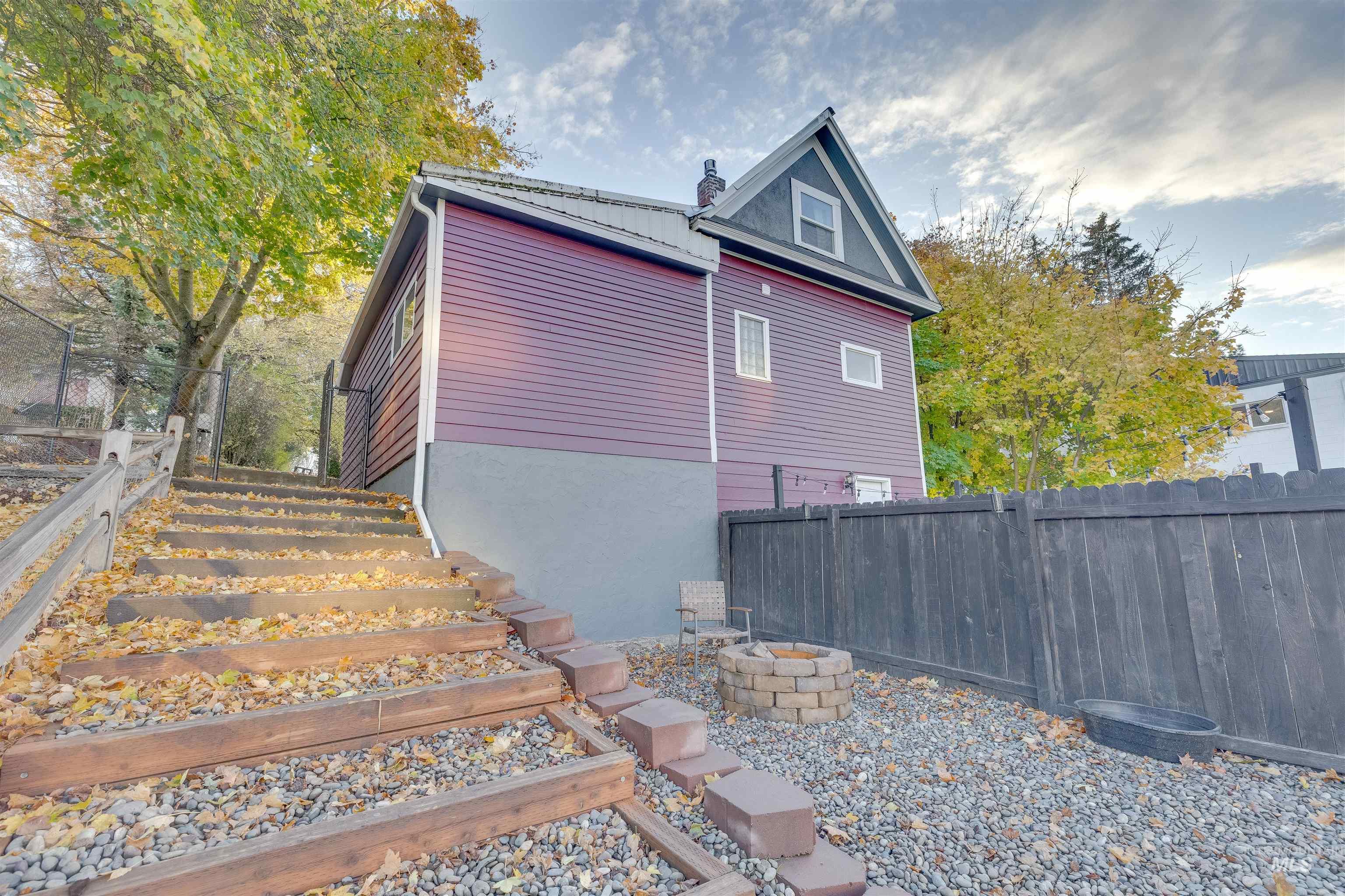 212 E Henley St. Property Photo 40