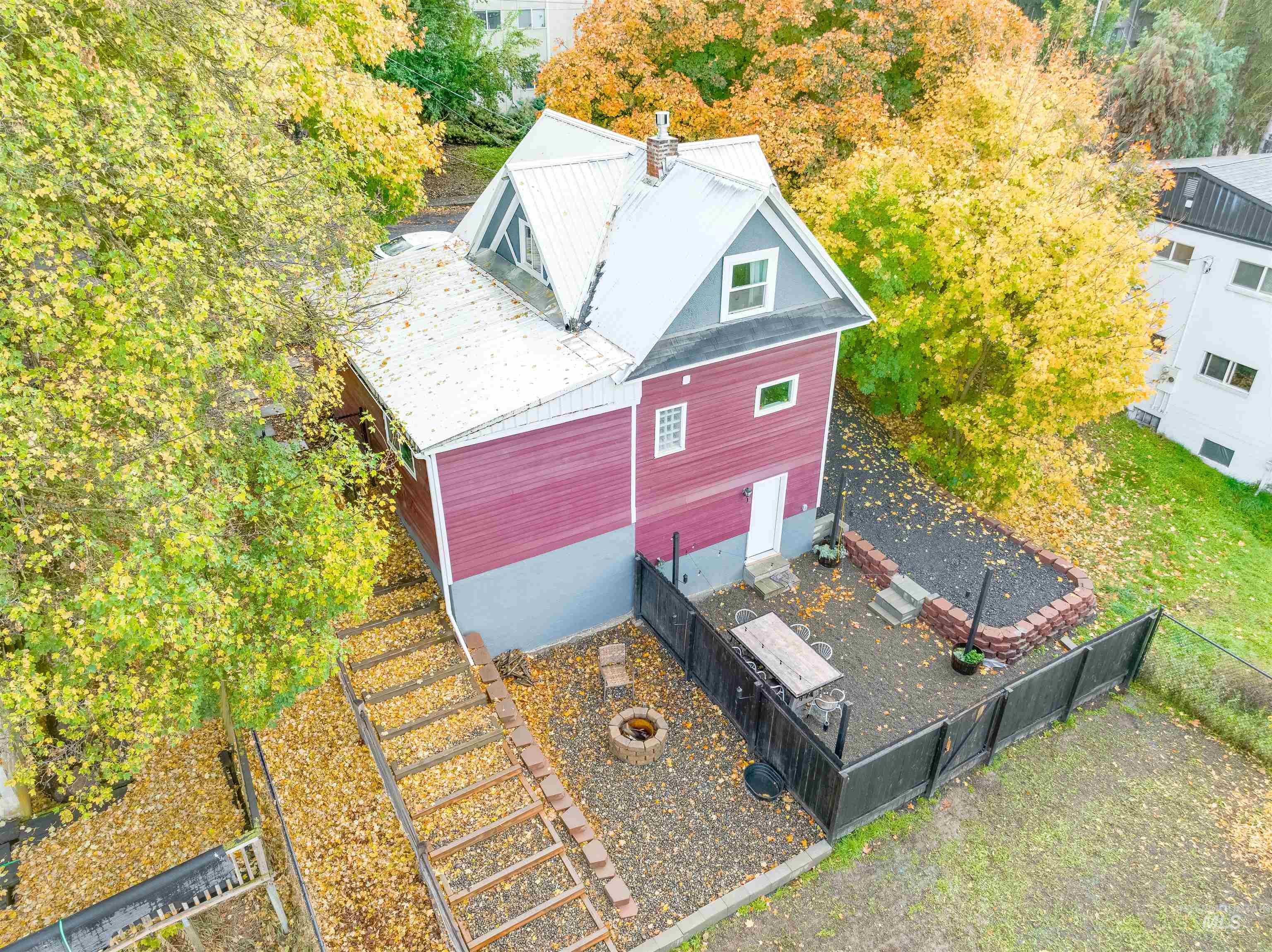 212 E Henley St. Property Photo 47