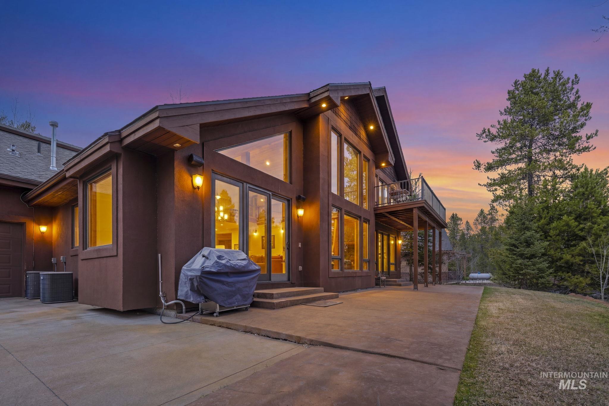 12924 Dawn Drive Property Photo 5