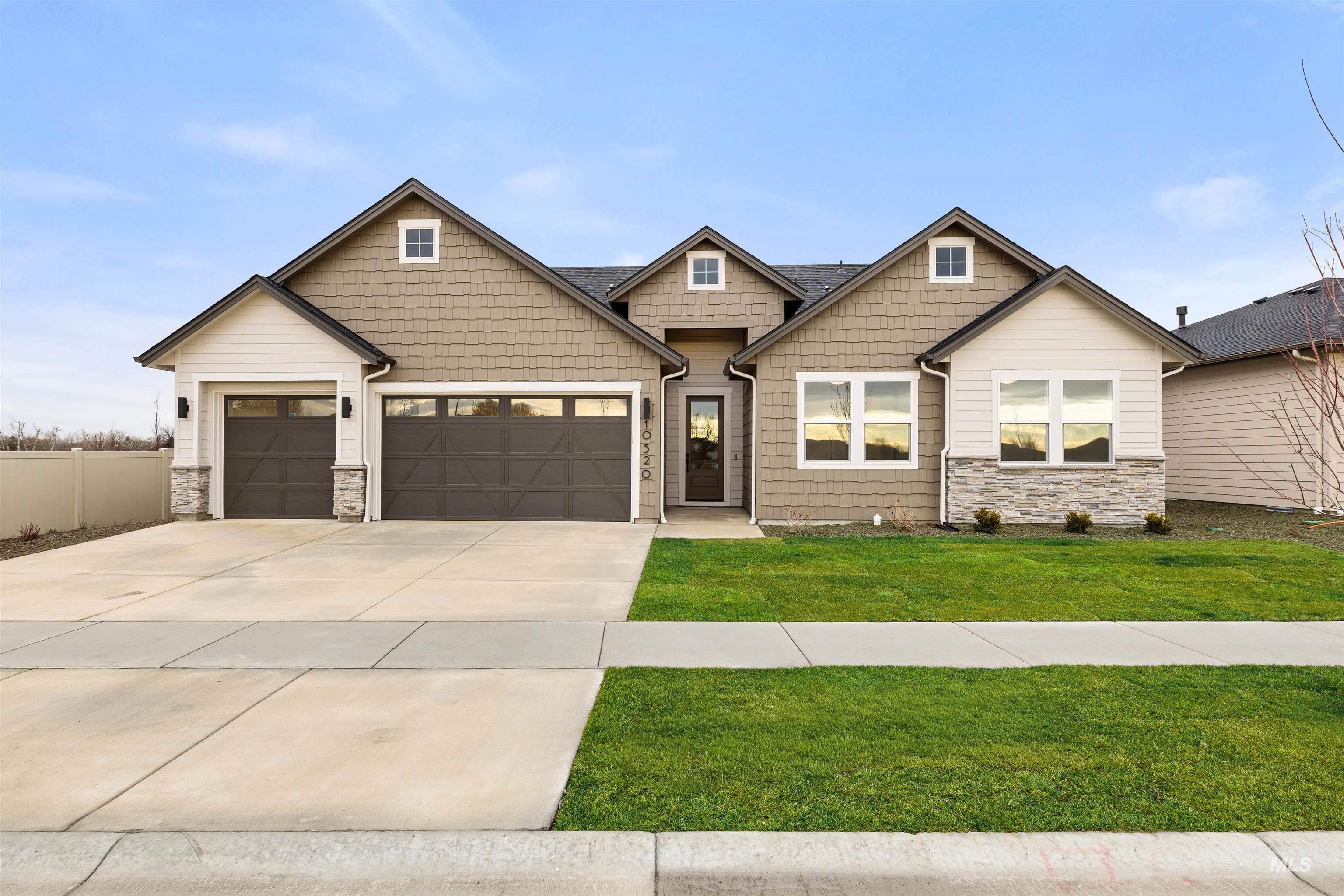 10520 W Shumard Drive Property Photo 1