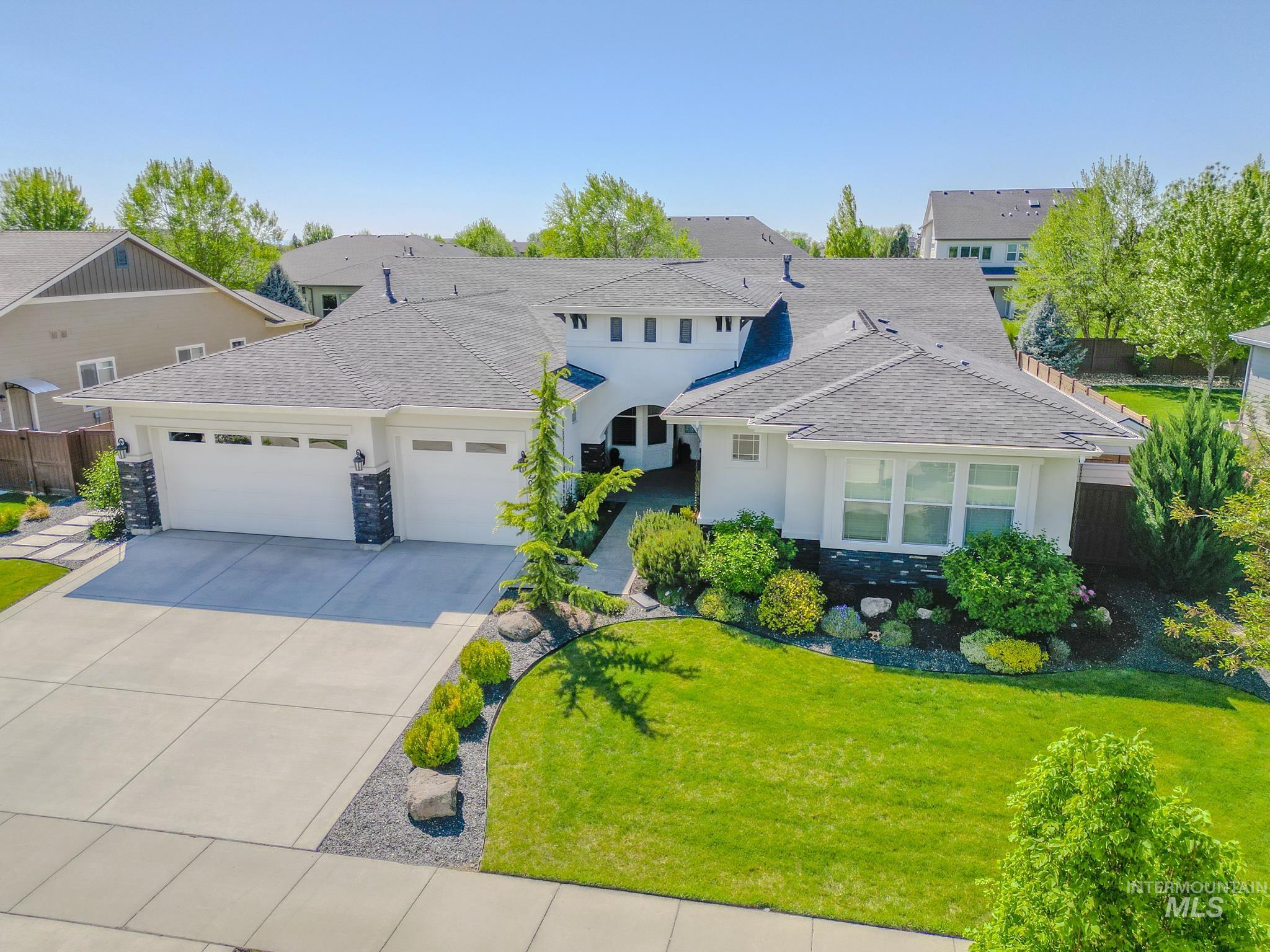 2061 N Synergy Ave Property Photo 1