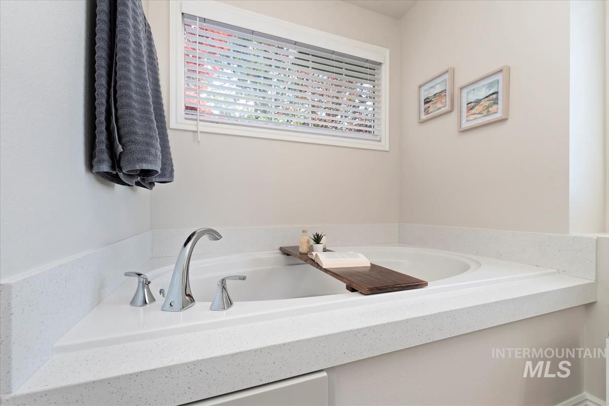 2616 E Salisbury Ct Property Photo 25